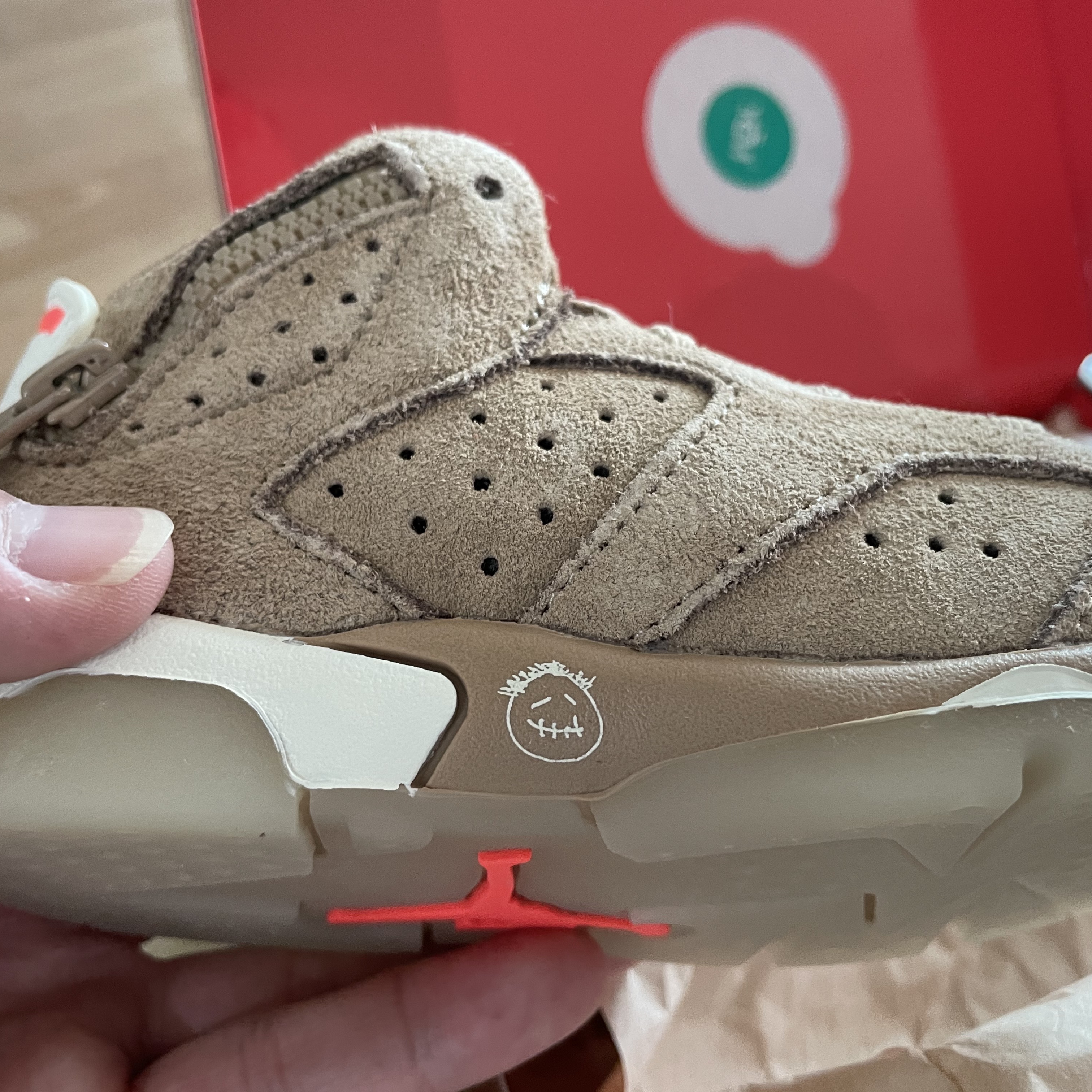 (TD) Jordan 6 x Travis Scott Retro SP British Khaki 착용 스타일 - 3