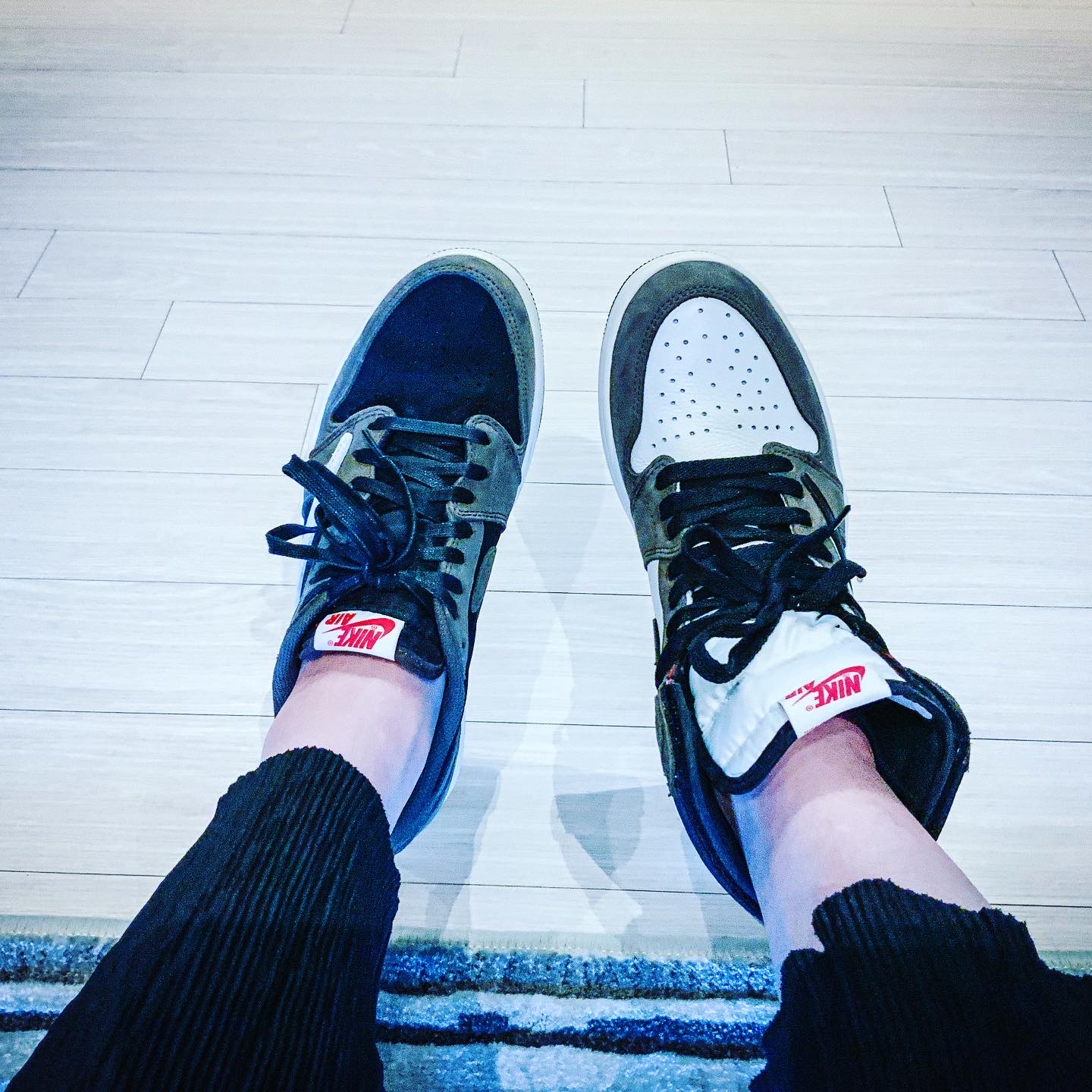 Jordan 1 x Travis Scott Retro High OG SP Mocha, Jordan 1 x Travis Scott Retro Low OG SP Mocha 착용 스타일 - 5