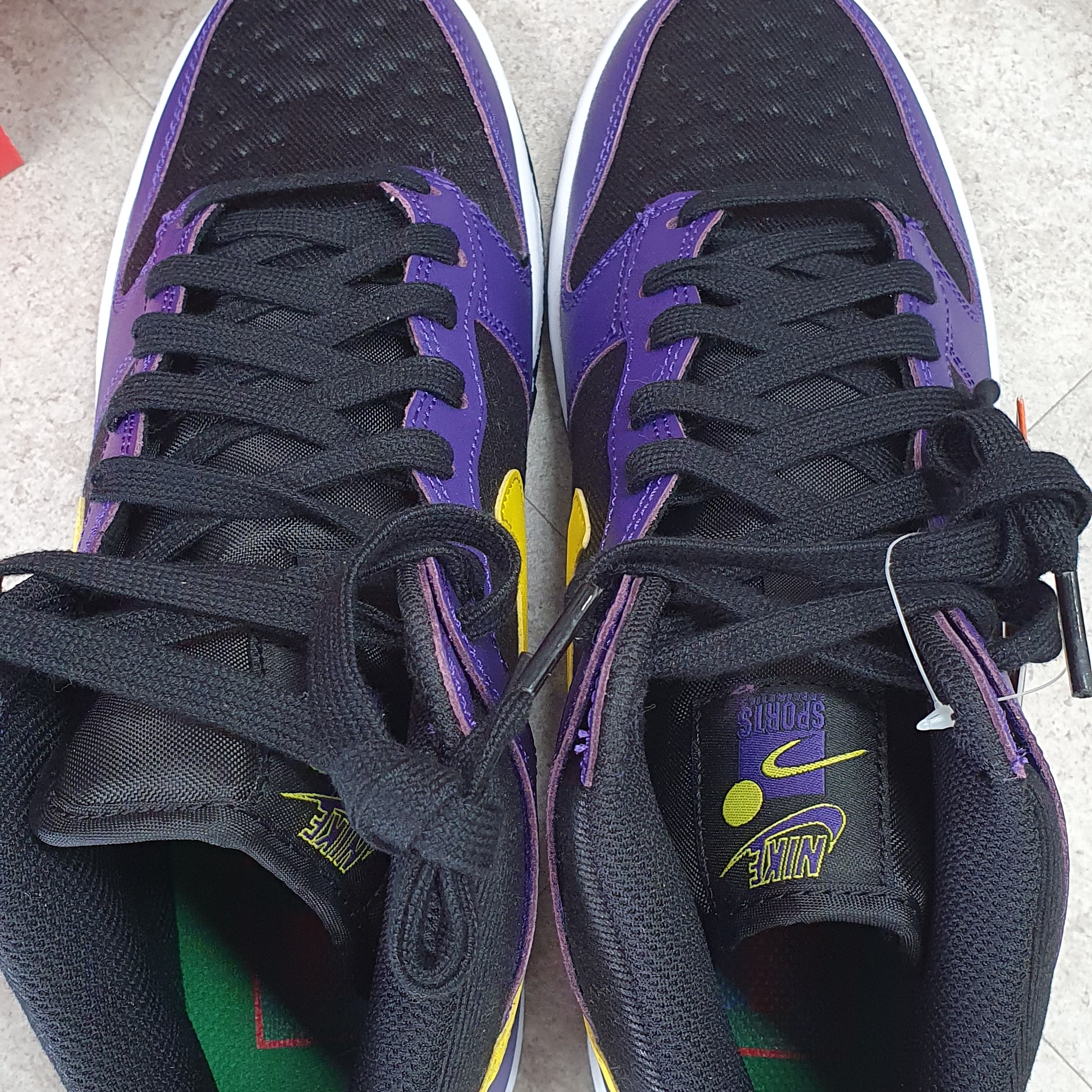 Nike Dunk High PRM EMB Court Purple 착용 스타일 - 3