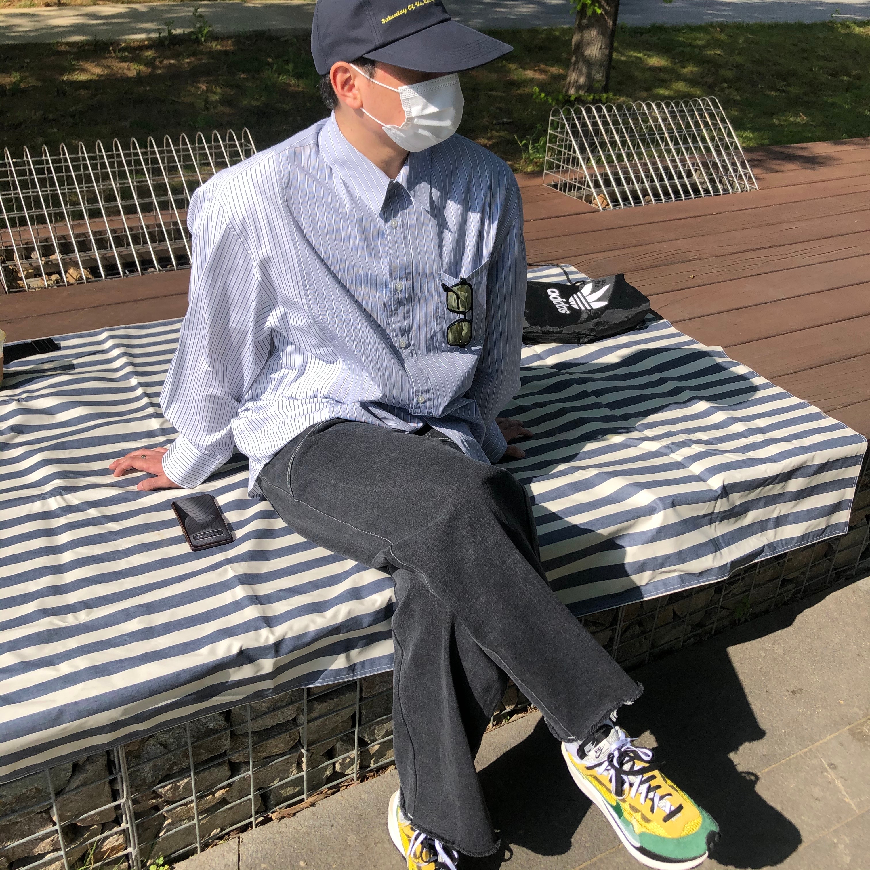 Nike x Sacai VaporWaffle Tour Yellow & Gorge Green Sail 착용 스타일