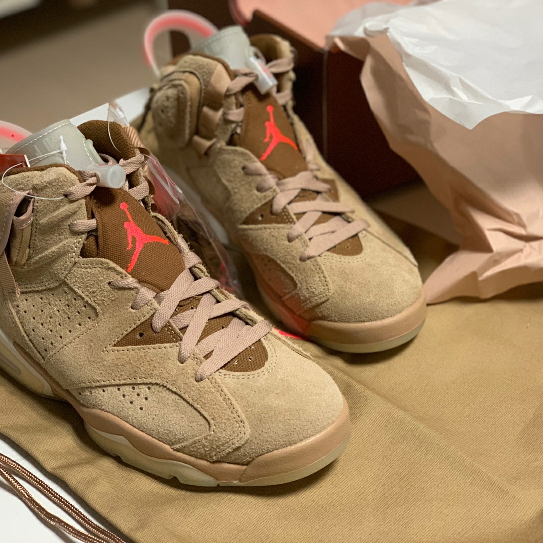 Jordan 6 x Travis Scott Retro SP British Khaki 착용 스타일 - 1