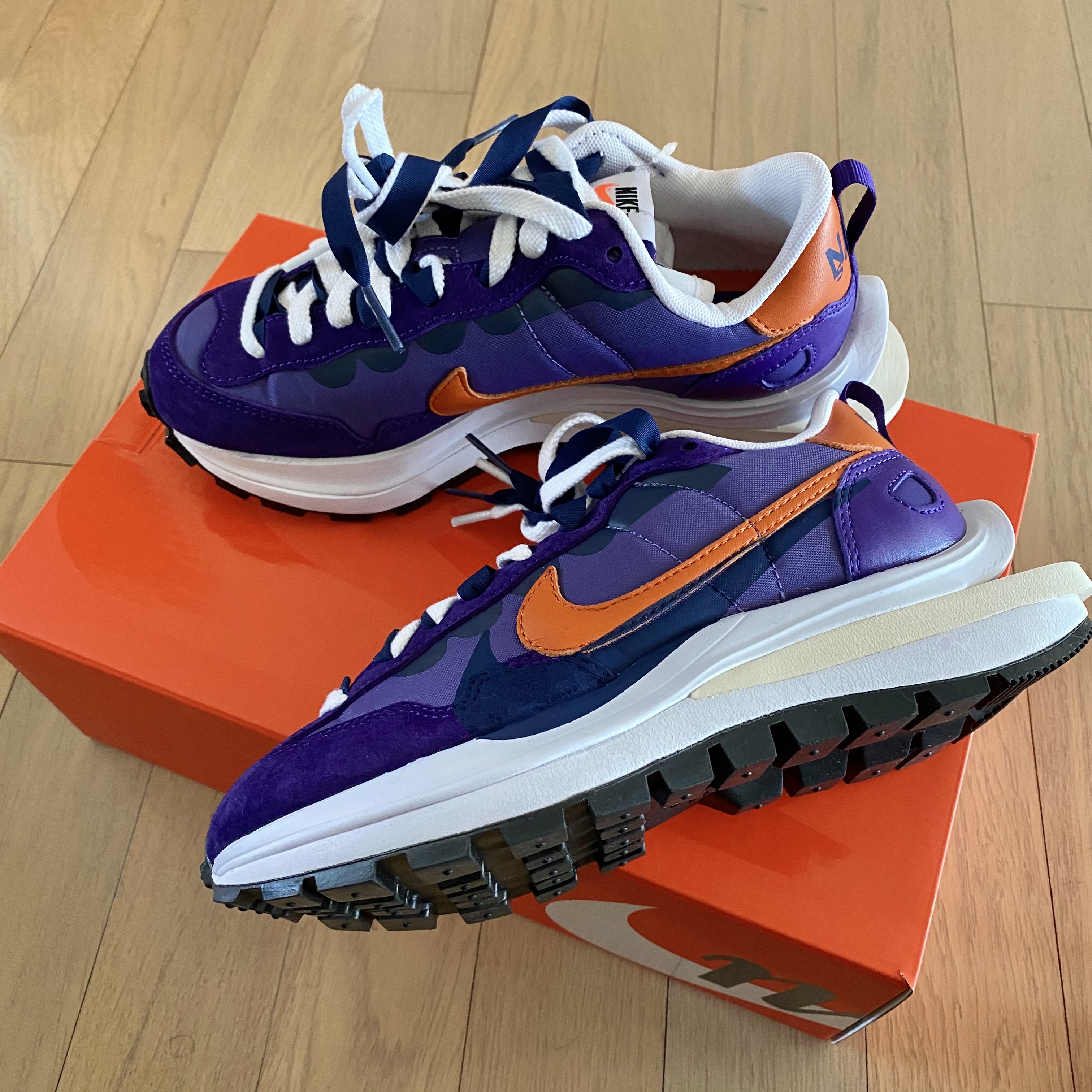 Nike x Sacai VaporWaffle Dark Iris 착용 스타일 - 1