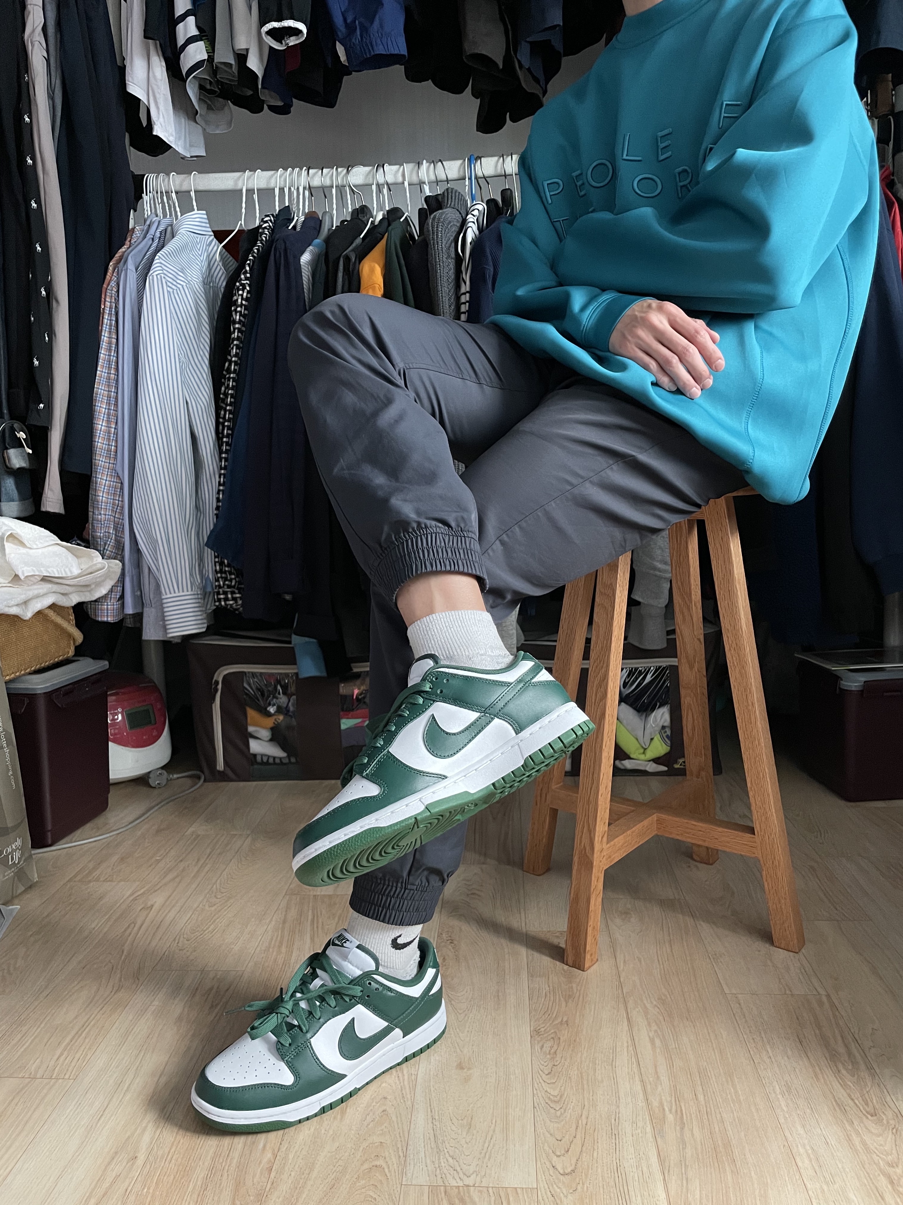 Nike Dunk Low Retro Varsity Green 착용 스타일