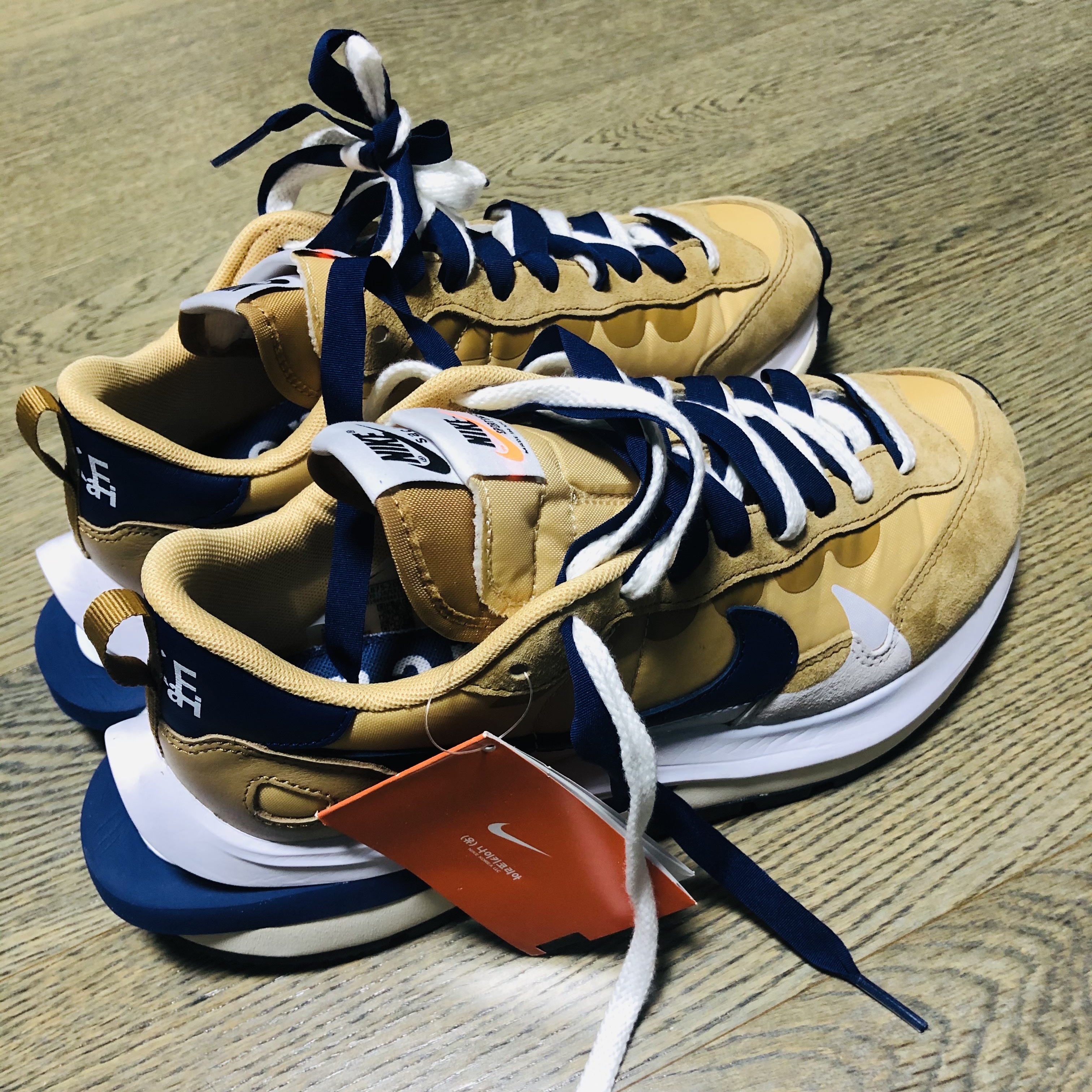 Nike x Sacai VaporWaffle Sesame and Blue Void 착용 스타일 - 1
