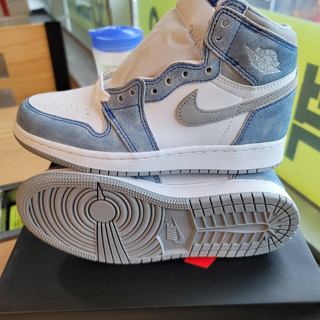 (GS) Jordan 1 Retro High OG Hyper Royal 착용 스타일 - 2
