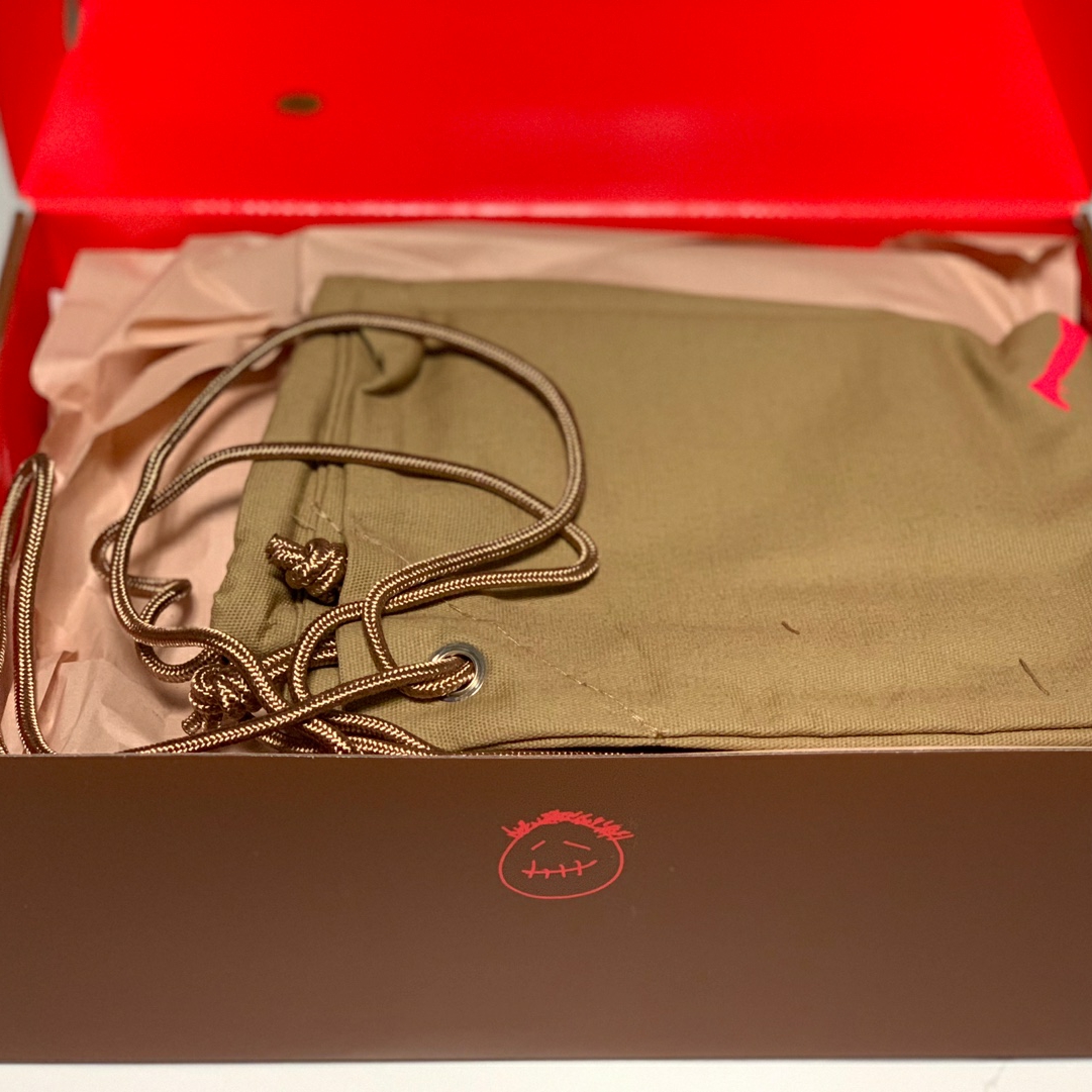 Jordan 6 x Travis Scott Retro SP British Khaki 착용 스타일 - 3