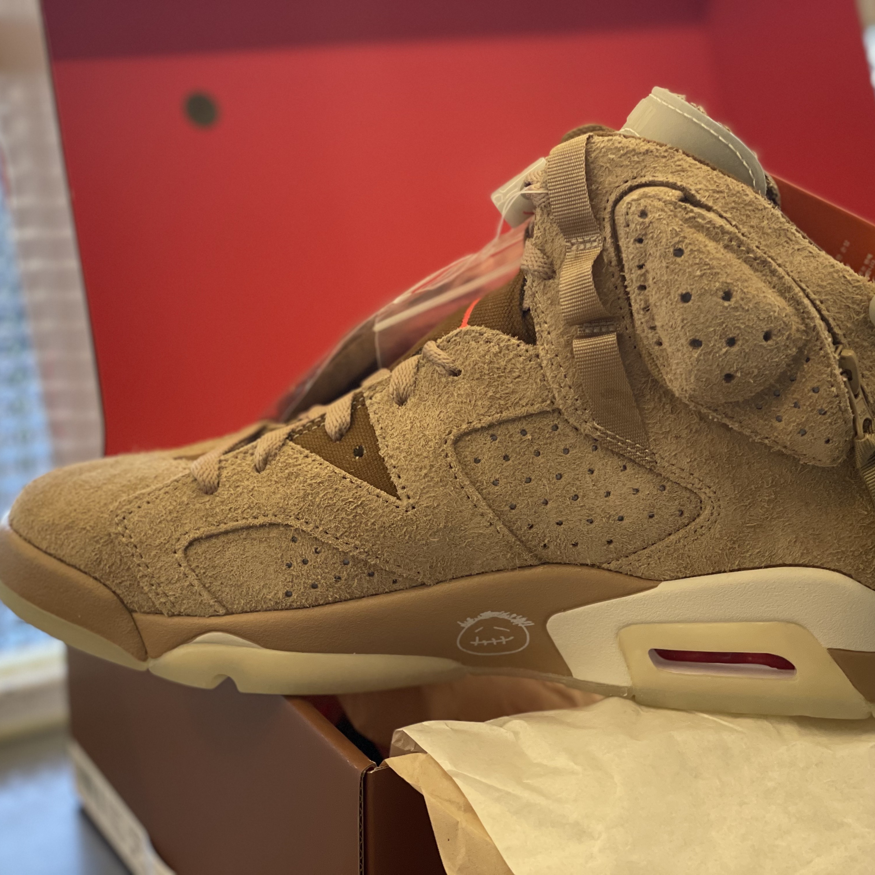 Jordan 6 x Travis Scott Retro SP British Khaki 착용 스타일 - 2