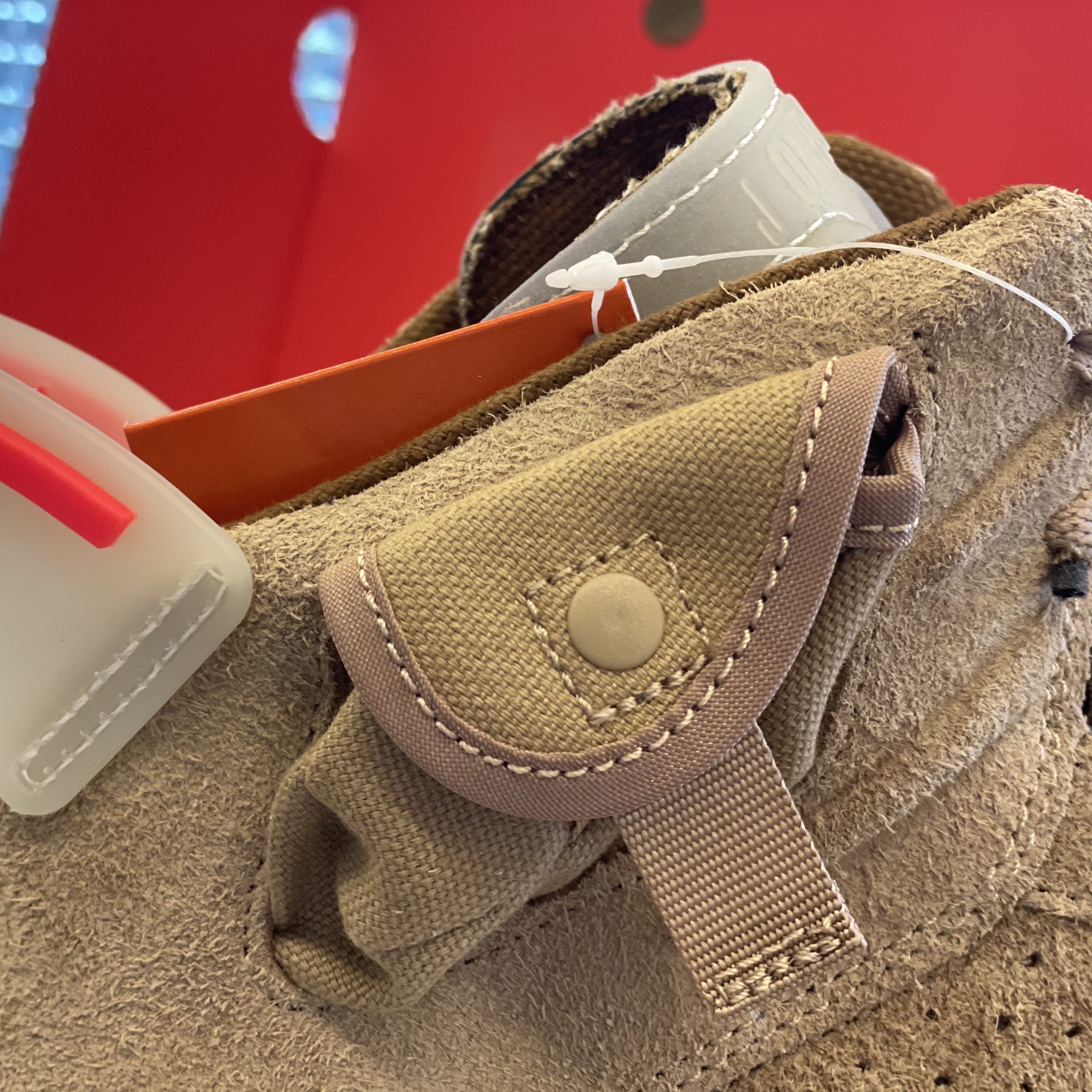 Jordan 6 x Travis Scott Retro SP British Khaki 착용 스타일 - 3