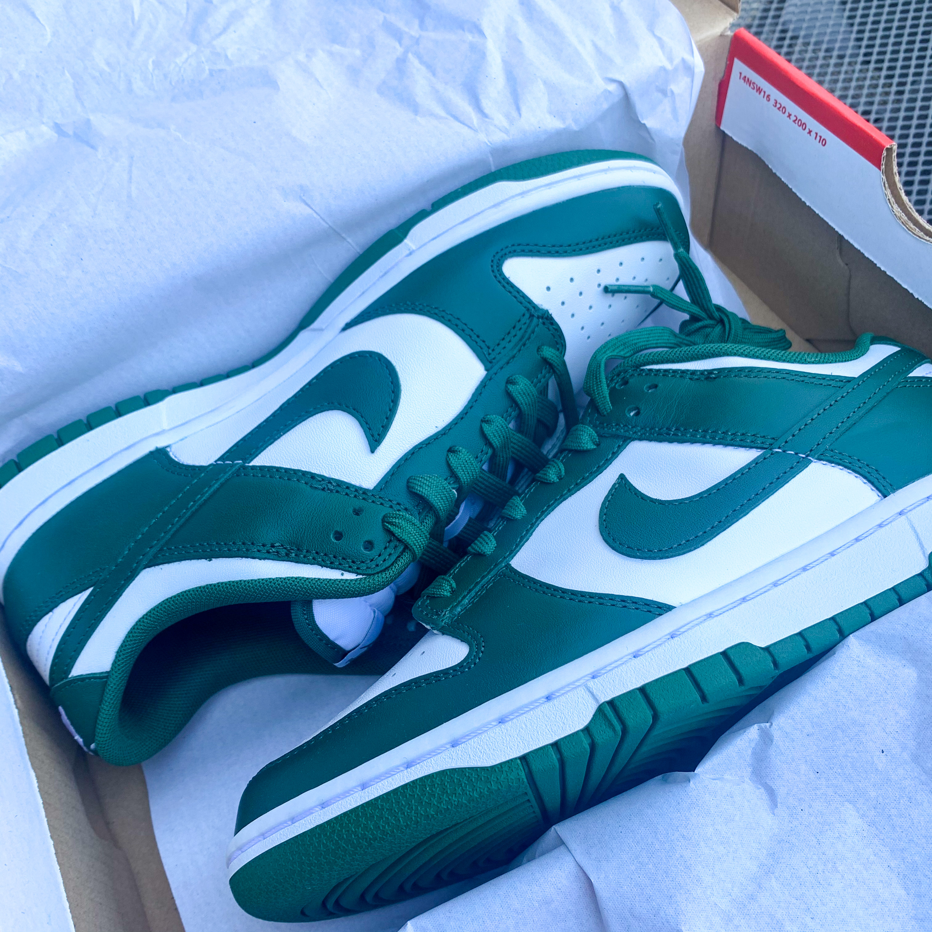 Nike Dunk Low Retro Varsity Green 착용 스타일