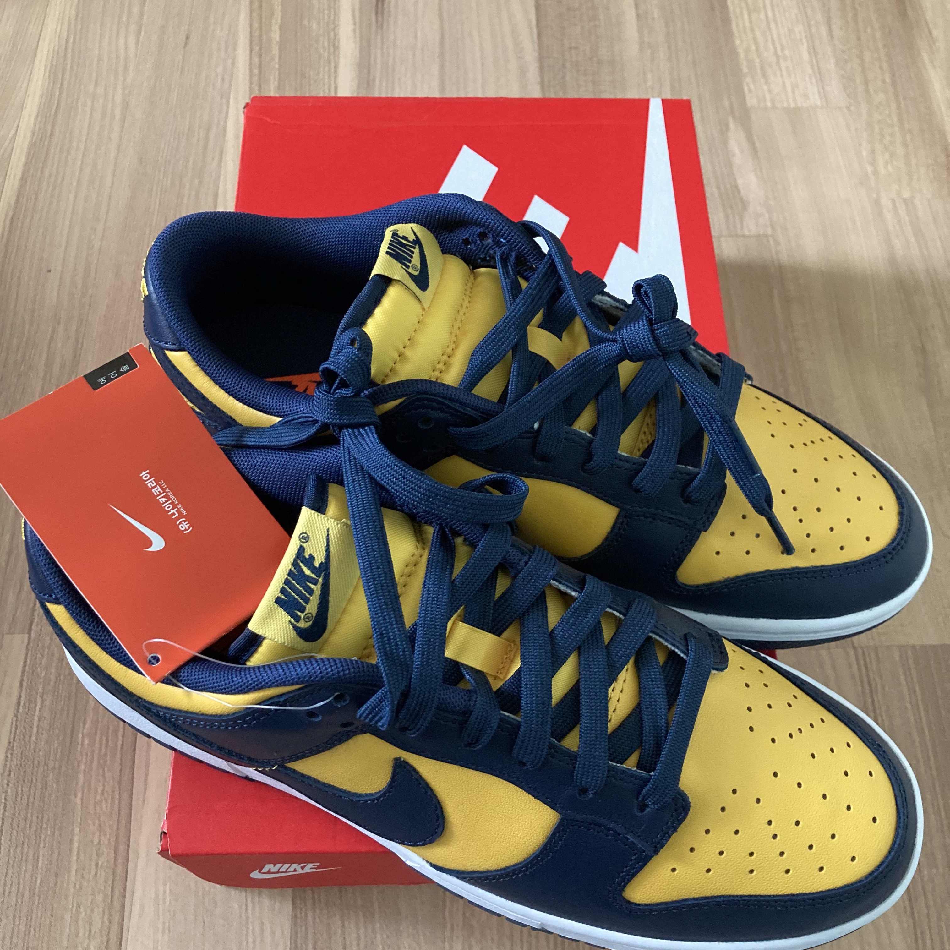 Nike Dunk Low Retro Varsity Maize 착용 스타일 - 3