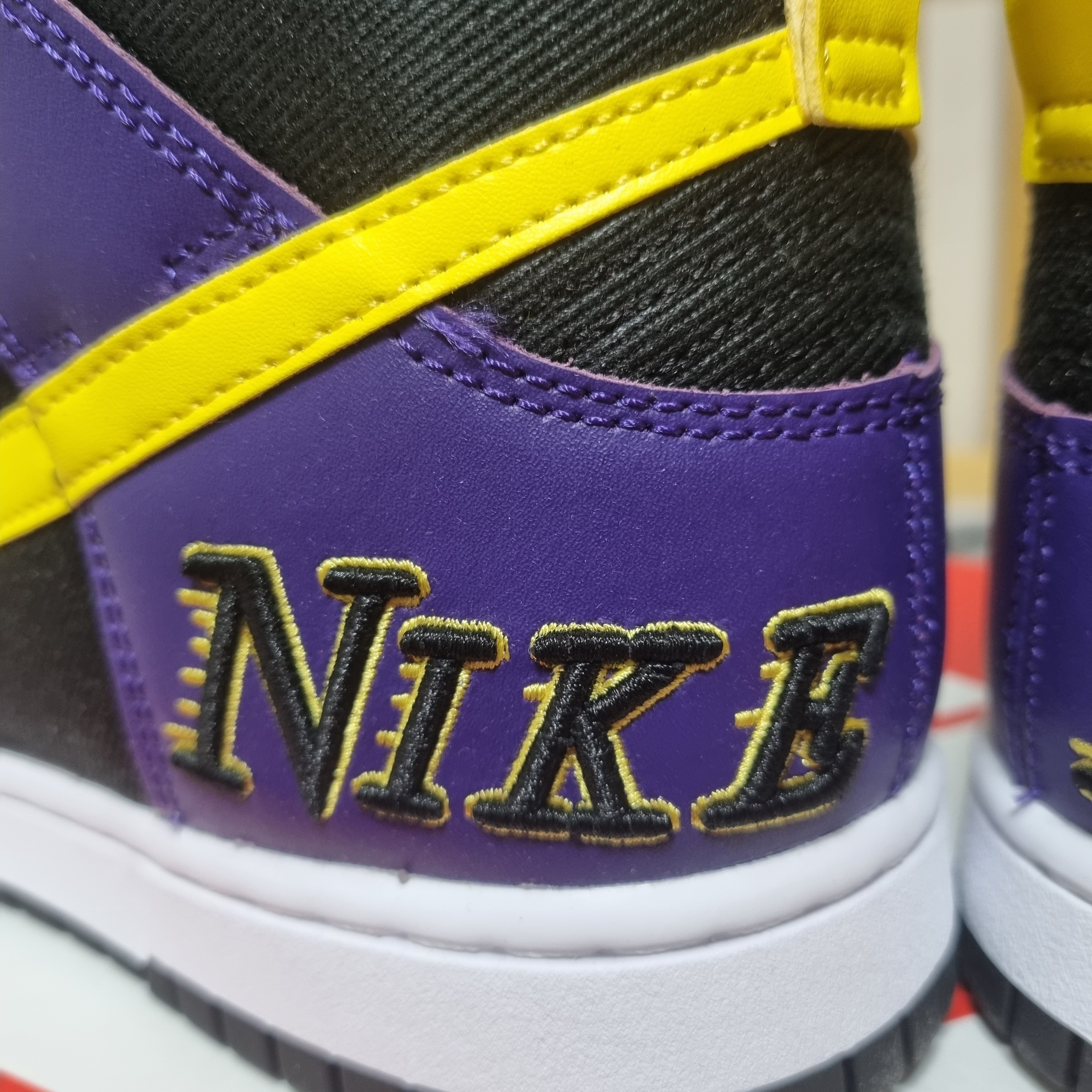 Nike Dunk High PRM EMB Court Purple 착용 스타일 - 3