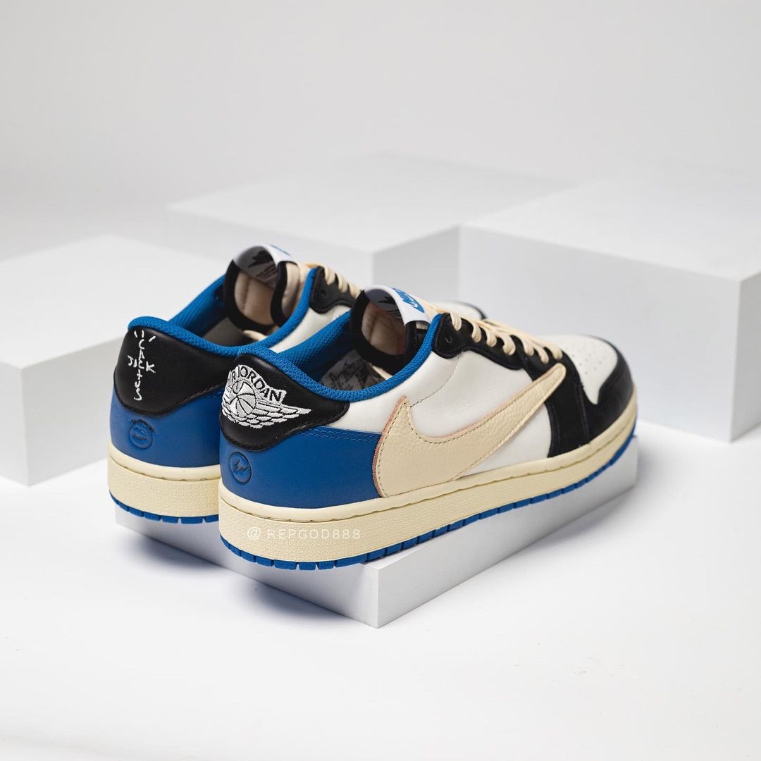 Jordan 1 x Travis Scott Retro Low OG SP Mocha 착용 스타일 - 5