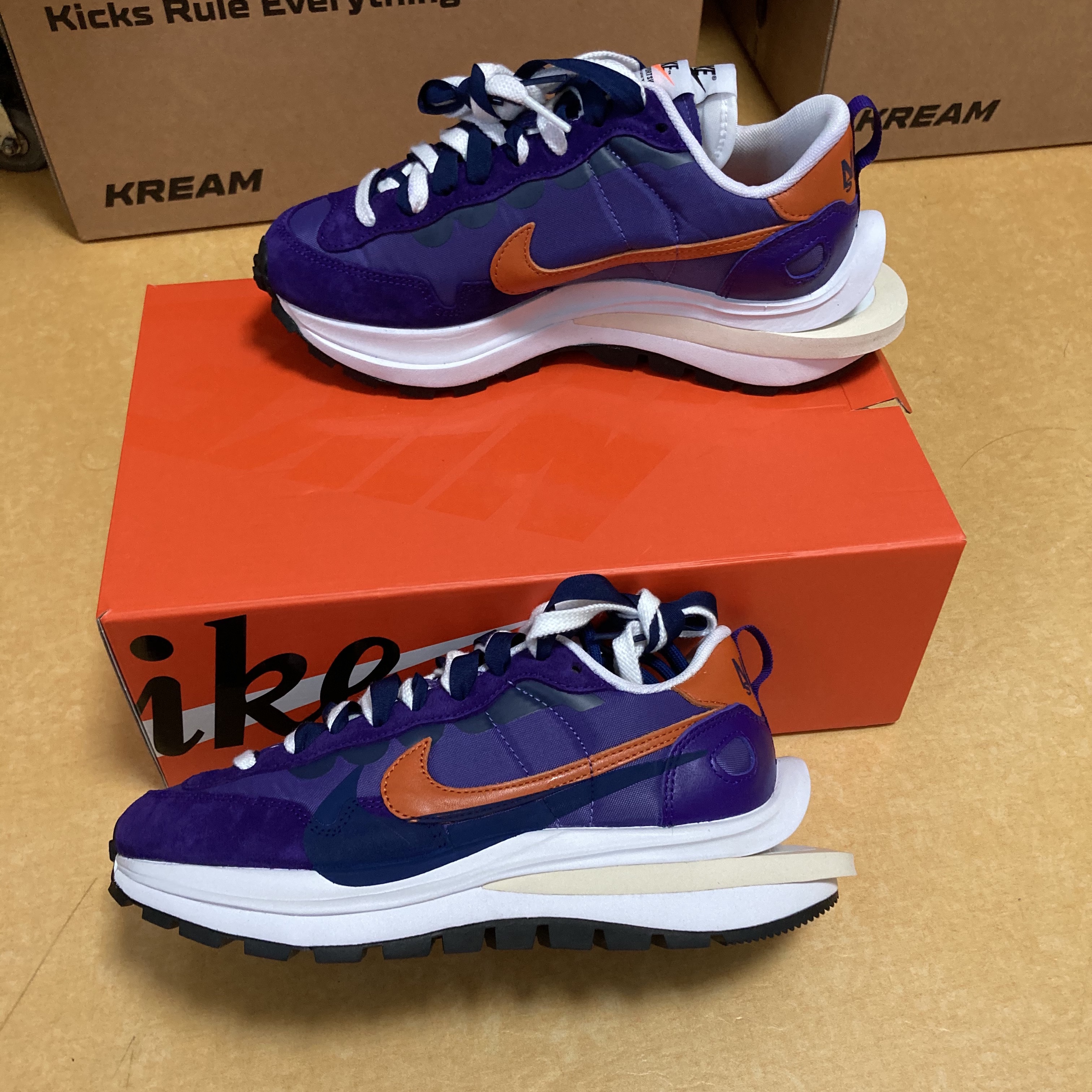 Nike x Sacai VaporWaffle Dark Iris 착용 스타일 - 1