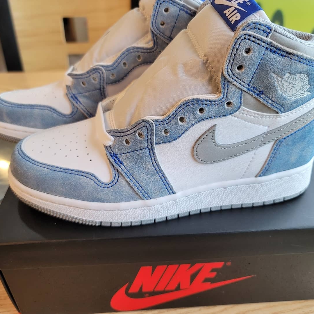 (GS) Jordan 1 Retro High OG Hyper Royal 착용 스타일 - 3