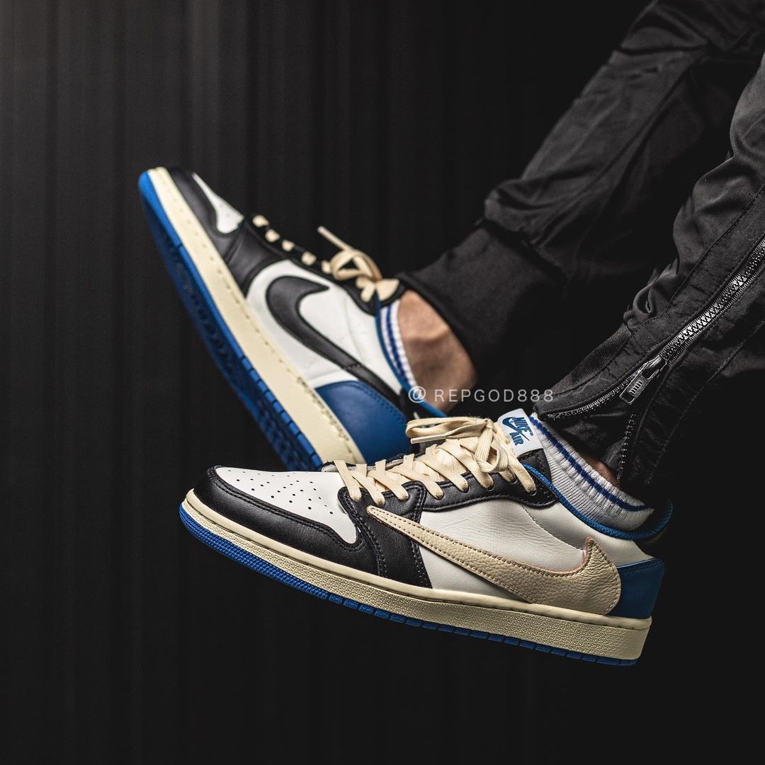 Jordan 1 x Travis Scott Retro Low OG SP Mocha 착용 스타일 - 3