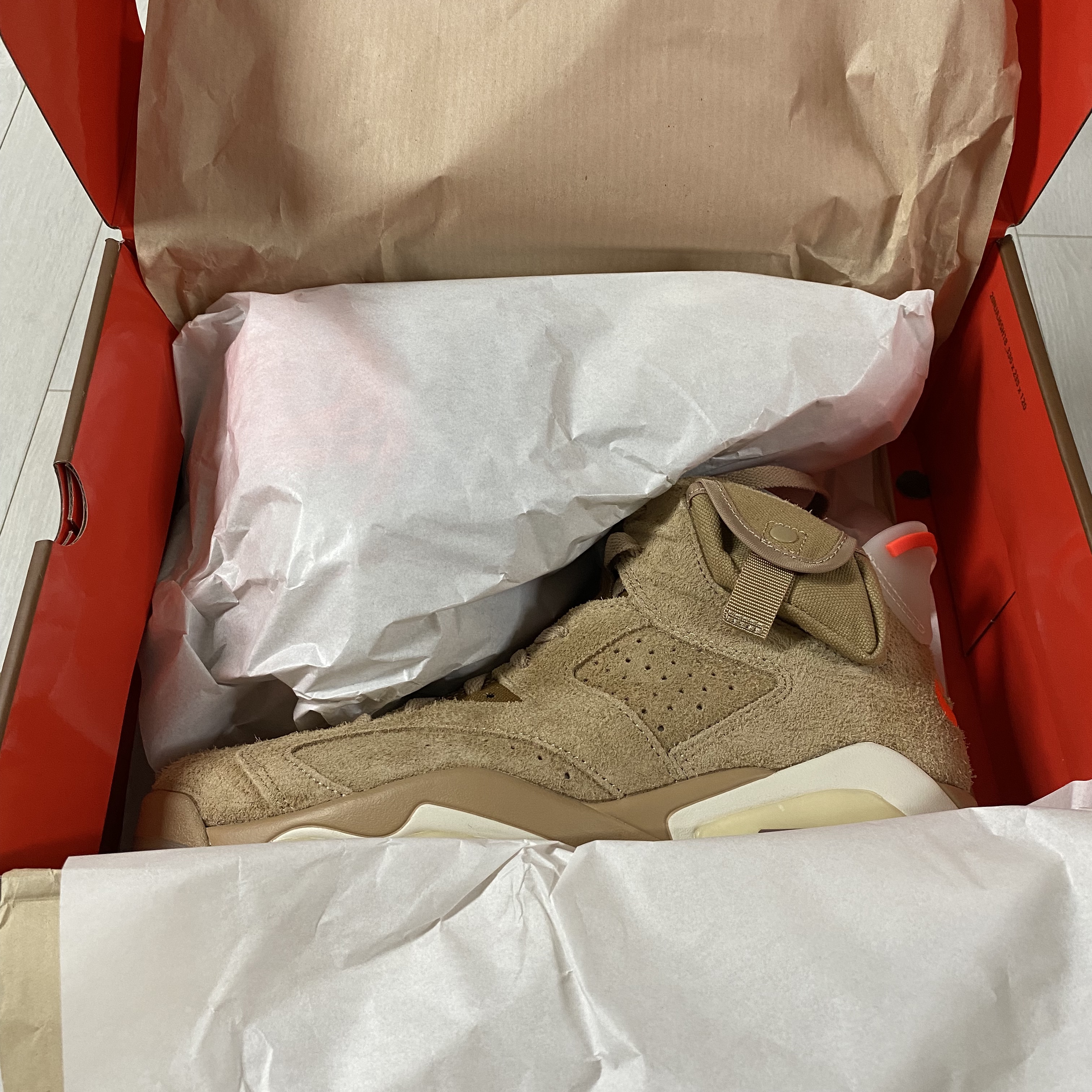 Jordan 6 x Travis Scott Retro SP British Khaki 착용 스타일 - 1