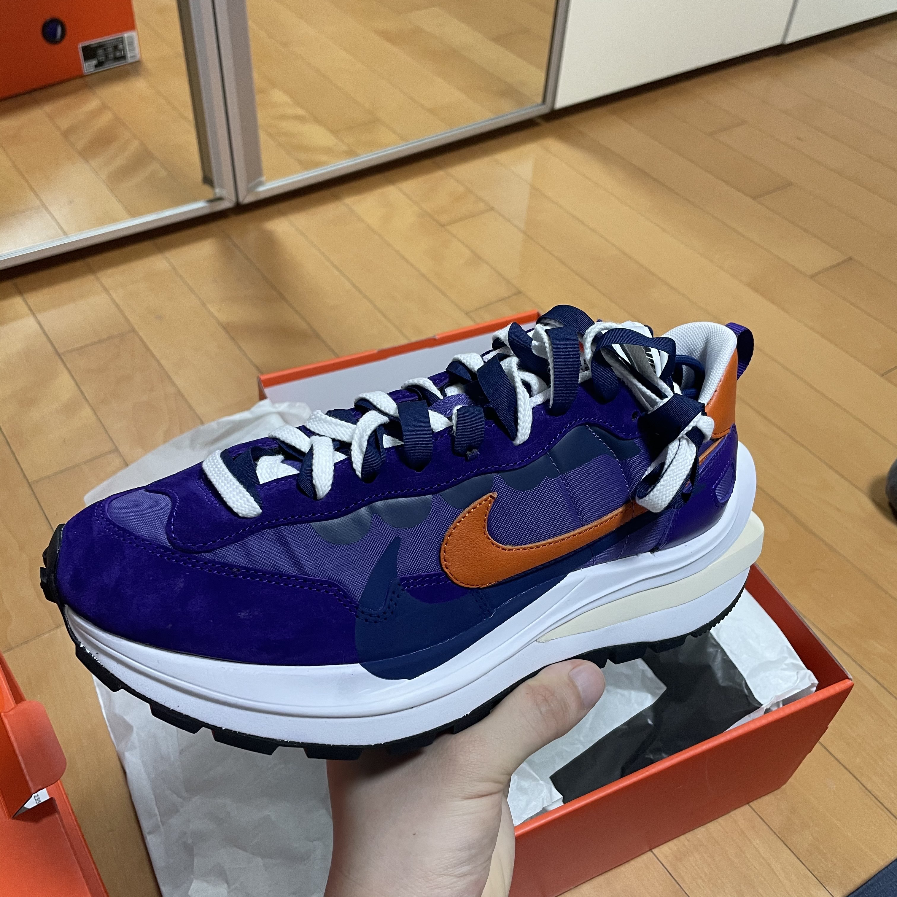 Nike x Sacai VaporWaffle Dark Iris 착용 스타일 - 1