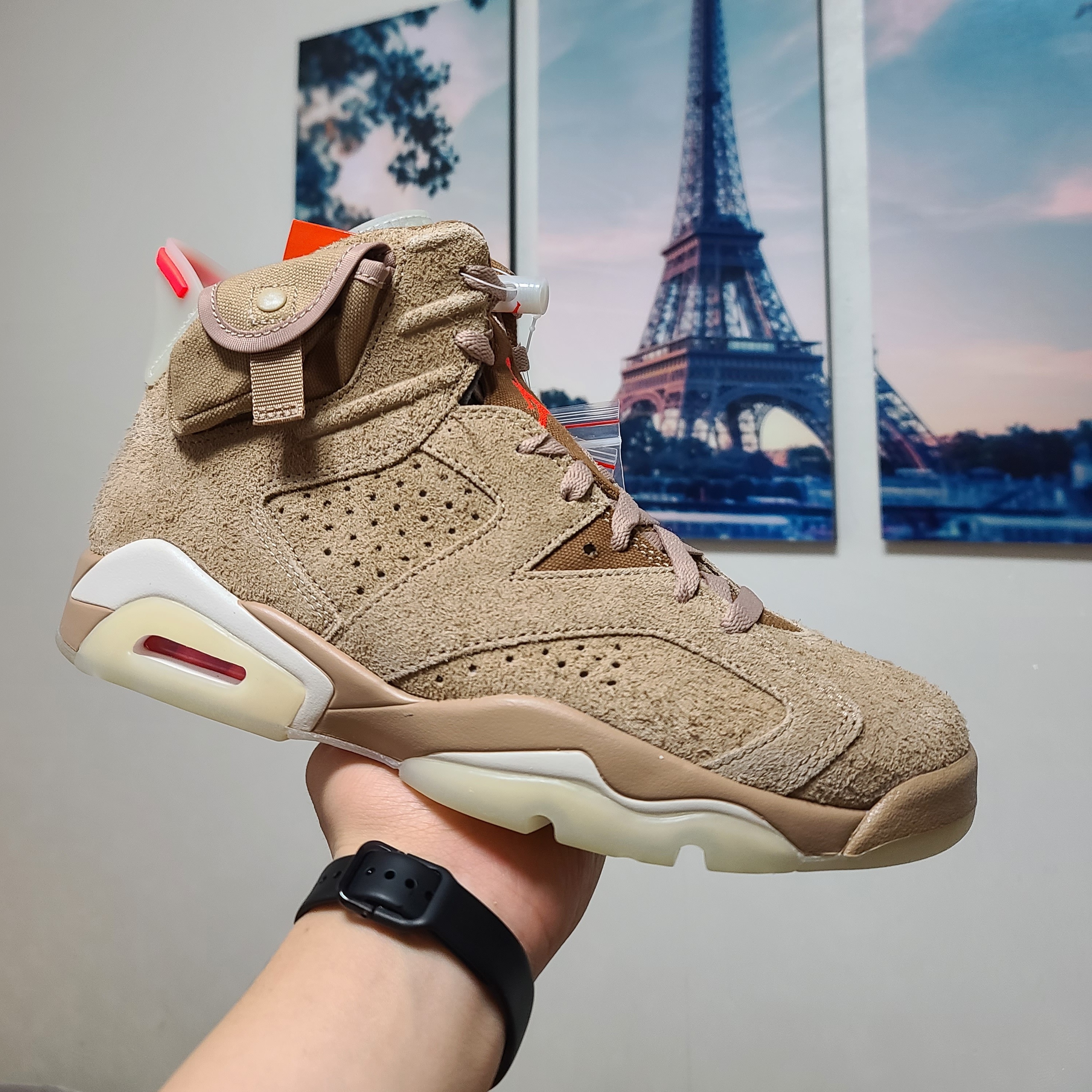 Jordan 6 x Travis Scott Retro SP British Khaki 착용 스타일 - 1