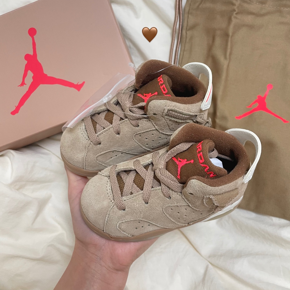 (TD) Jordan 6 x Travis Scott Retro SP British Khaki 착용 스타일