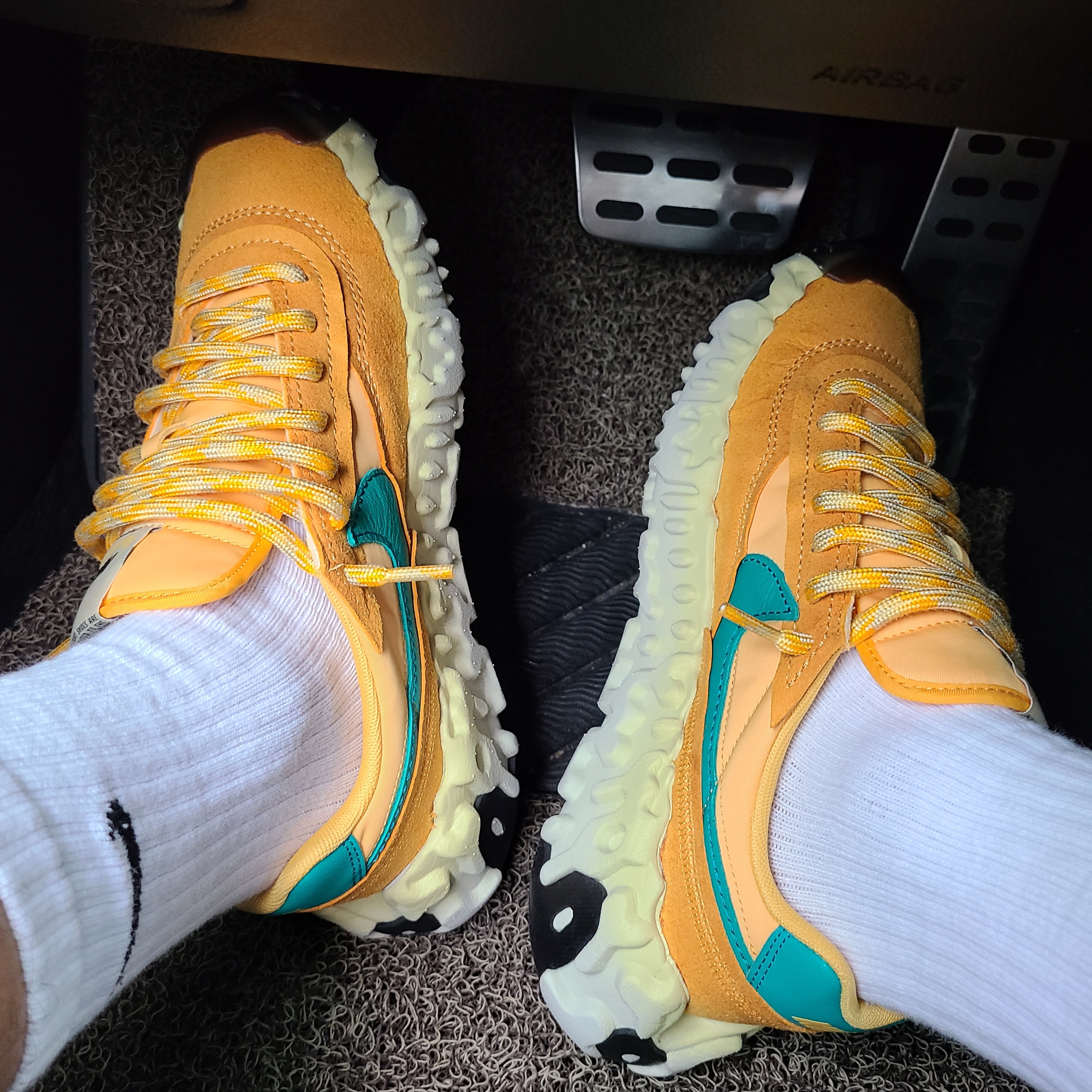 Nike Overbreak SP Khaki 착용 스타일