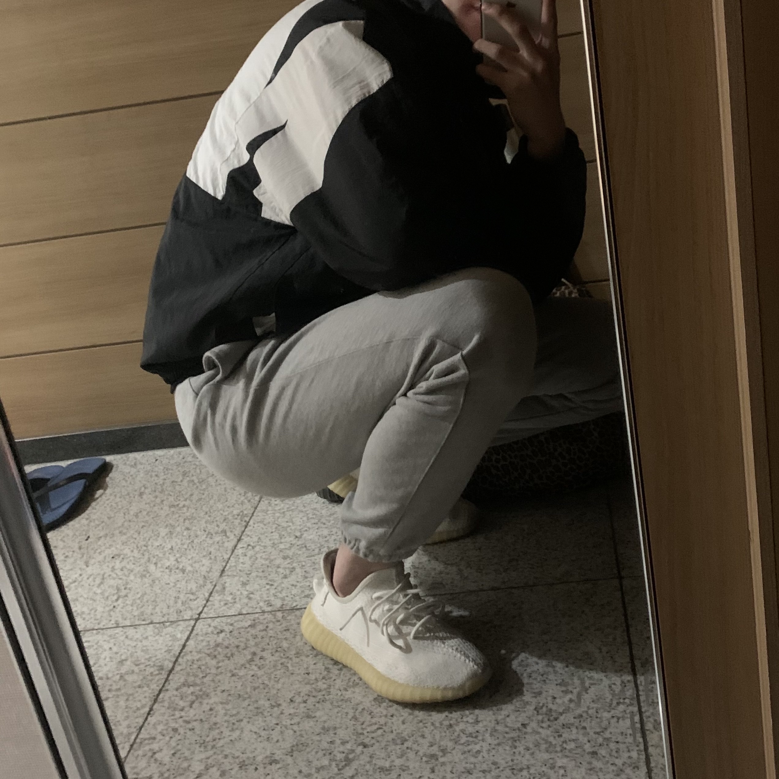 Adidas Yeezy Boost 350 V2 Black - Non-Reflective, Adidas Yeezy Boost 350 V2 Cream/Triple White ์ฐฉ์ฉ ์คํ์ผ - 2