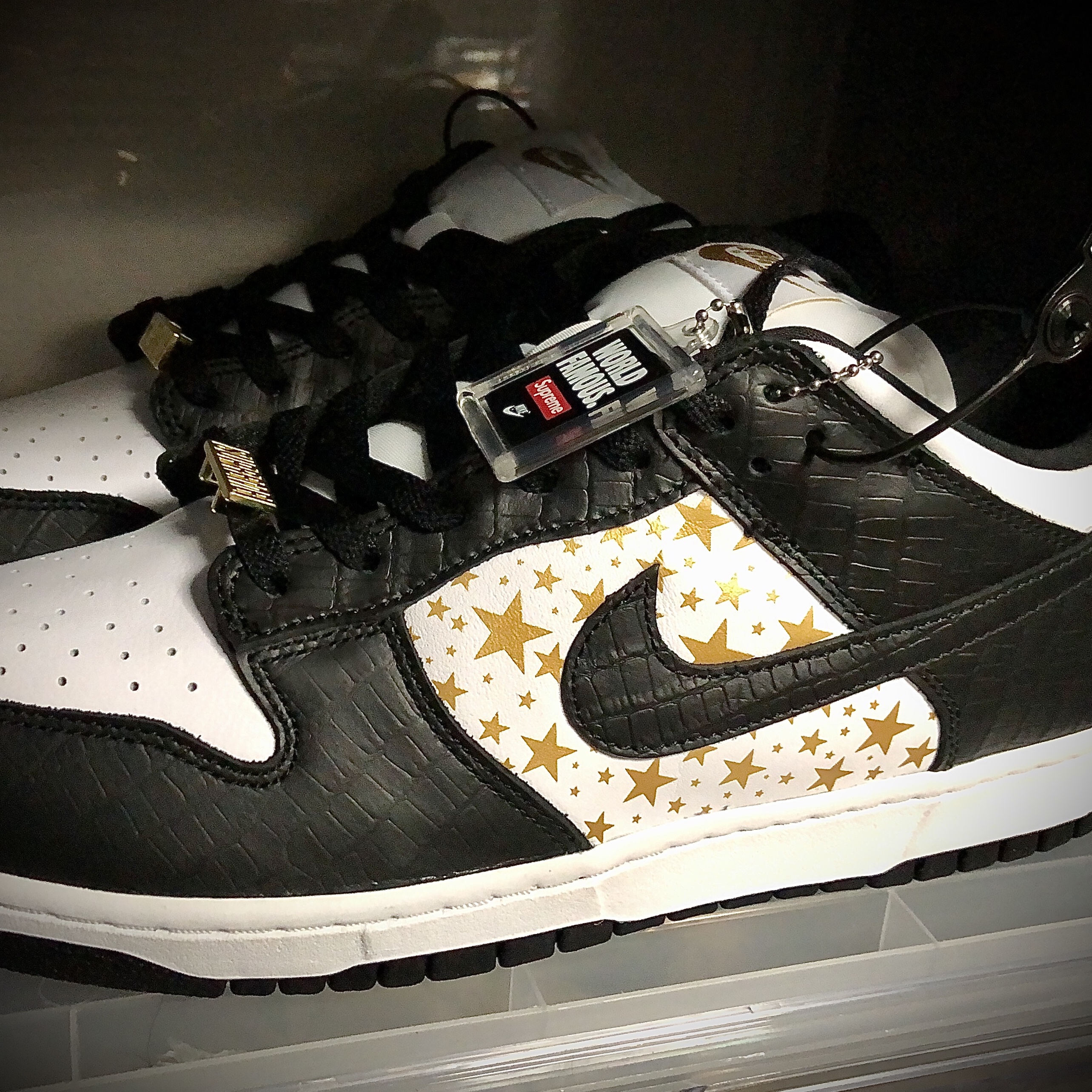 Jordan 1 x Trophy Room Retro High OG SP Chicago, Nike x Travis Scott SB Dunk Low 착용 스타일 - 5