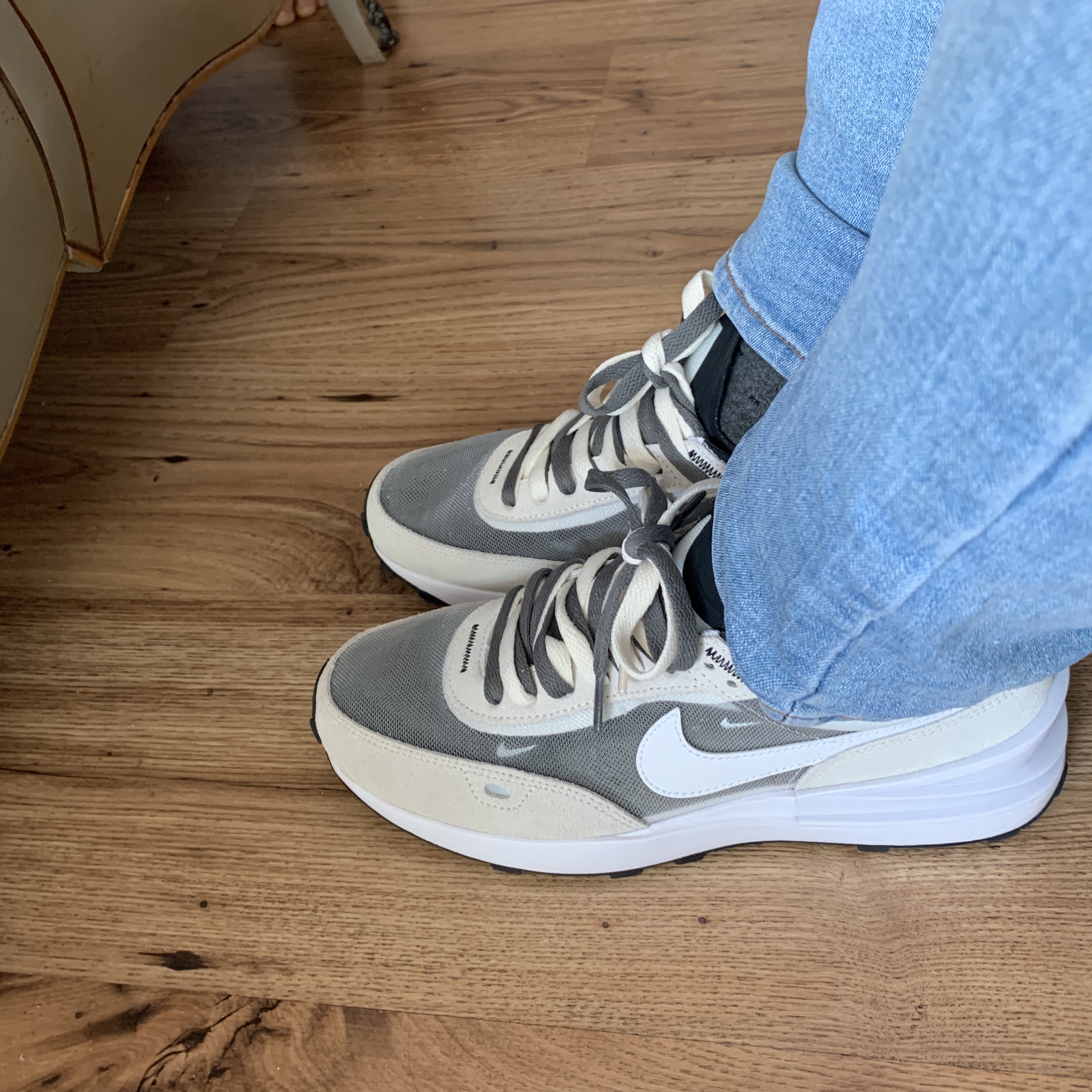 Nike Waffle One Infinite Lilac 착용 스타일
