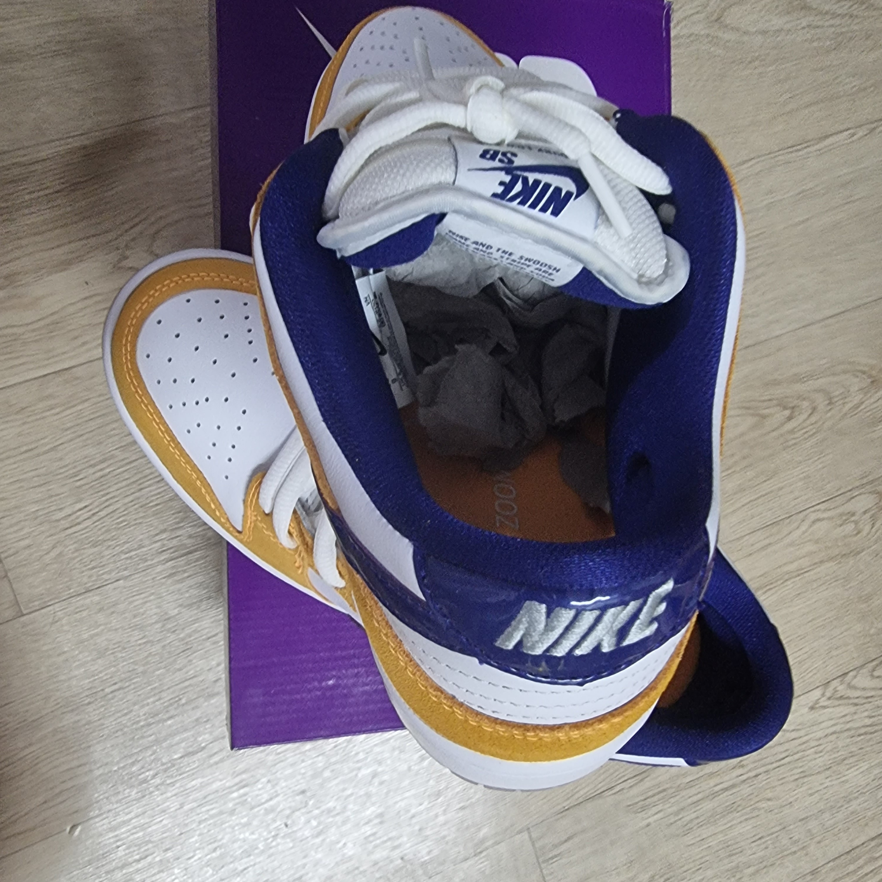 Nike SB Dunk Low Laser Orange 착용 스타일 - 4