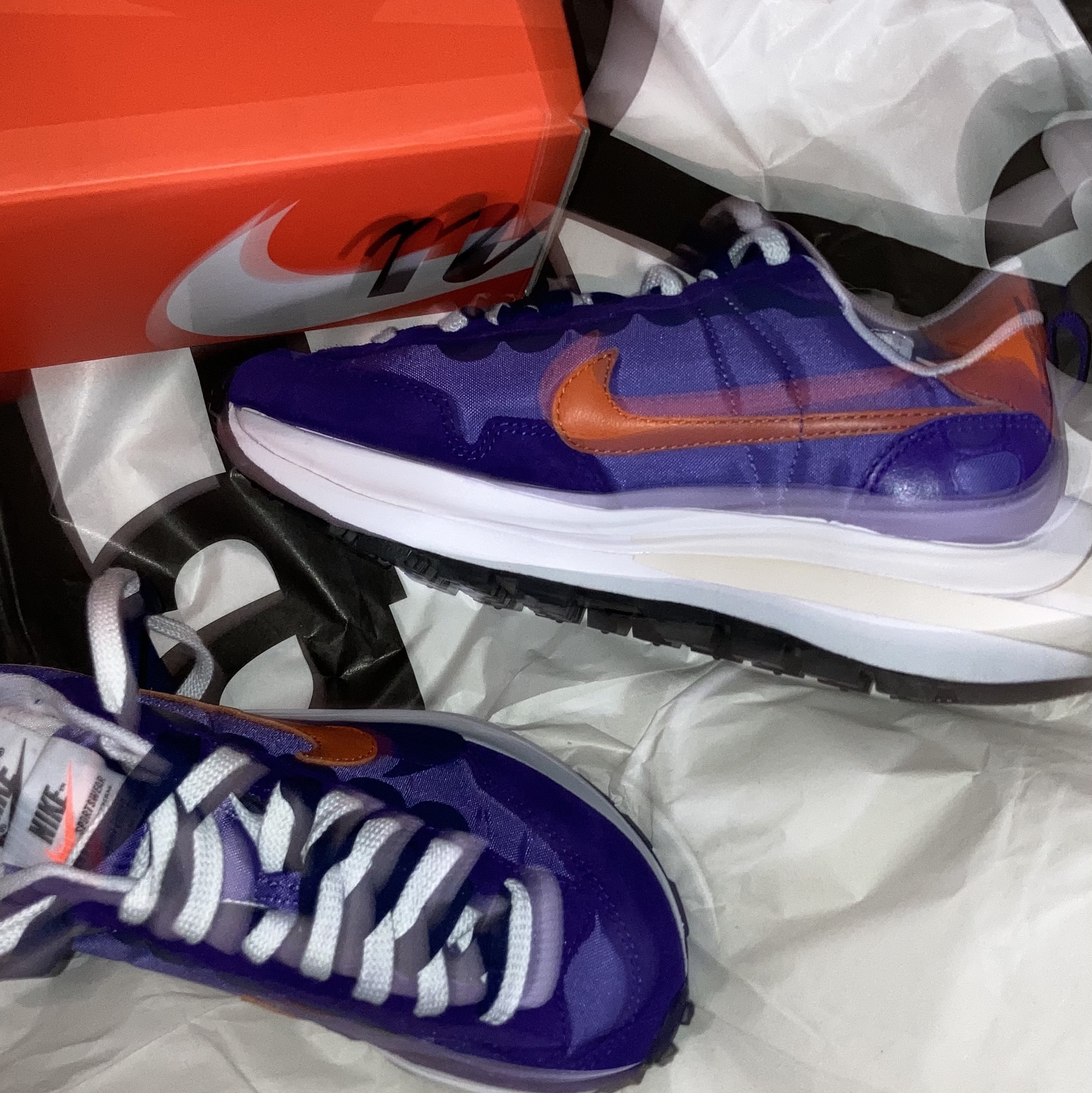 Nike x Sacai VaporWaffle Dark Iris 착용 스타일