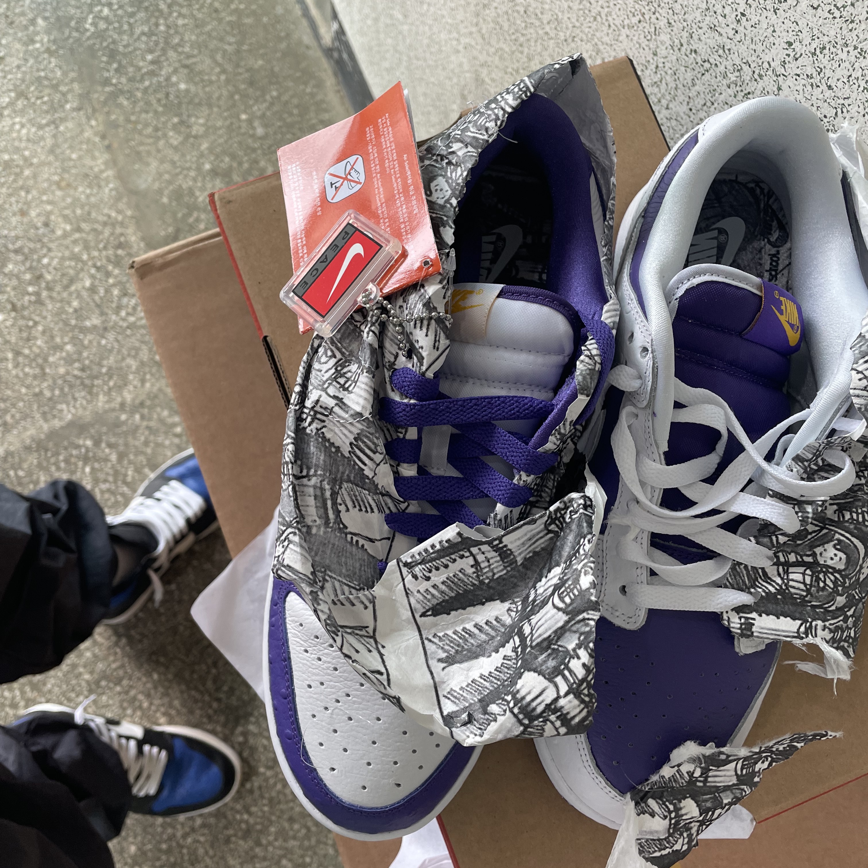 Jordan 1 Retro High OG Royal Toe, Nike x Stussy Beach Pants Off Noir 착용 스타일