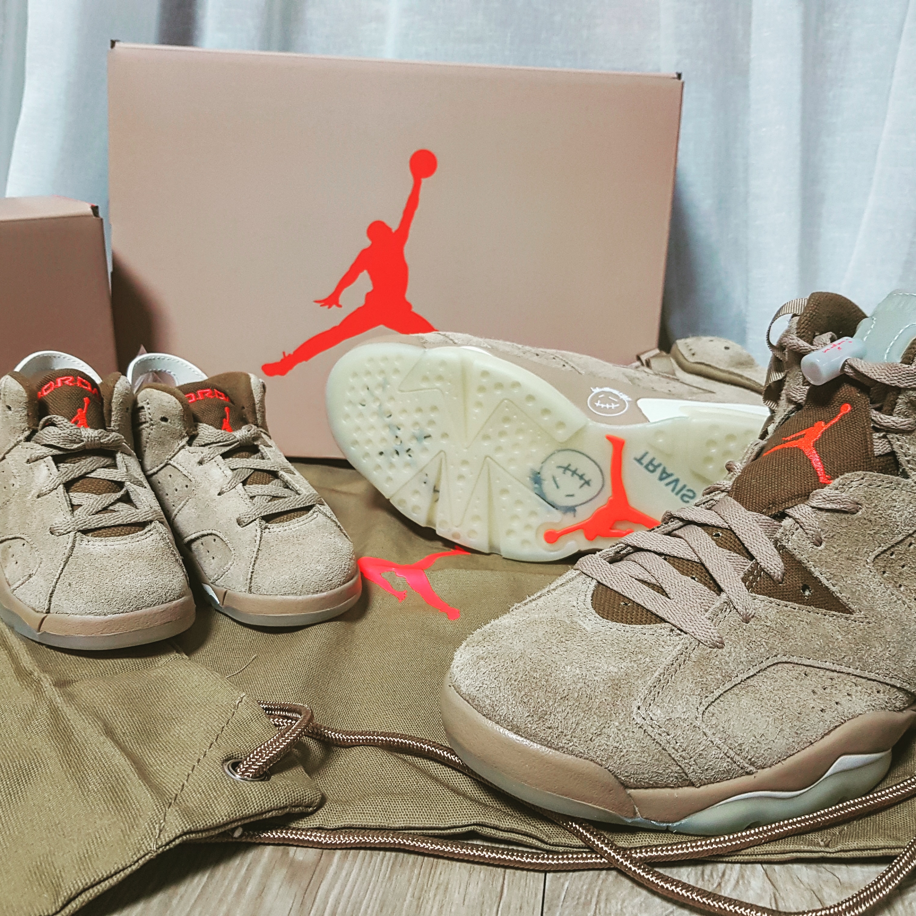 Jordan 6 x Travis Scott Retro SP British Khaki, (PS) Jordan 6 x Travis Scott Retro SP British Khaki 착용 스타일