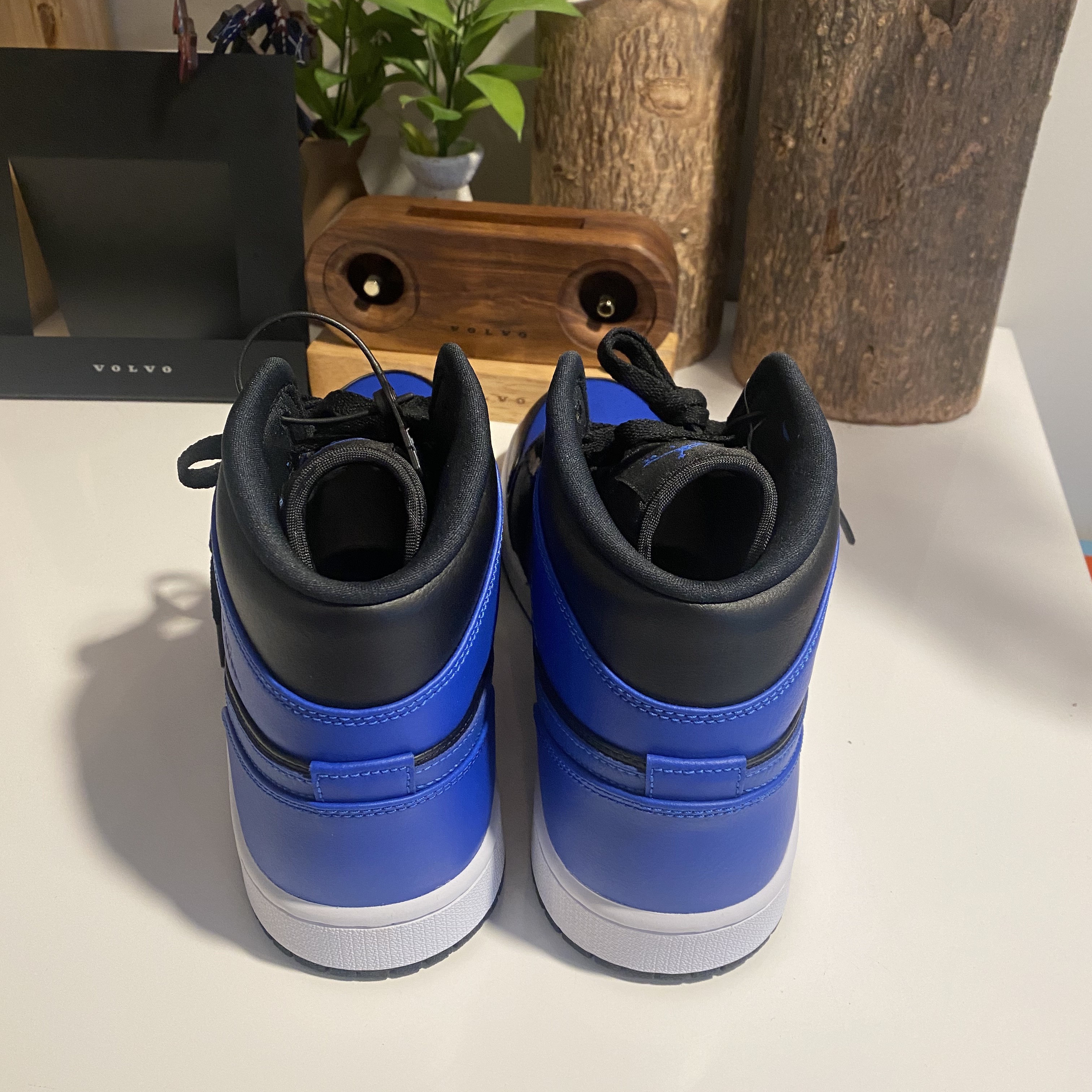 Jordan 1 Mid Black Hyper Royal 착용 스타일 - 4