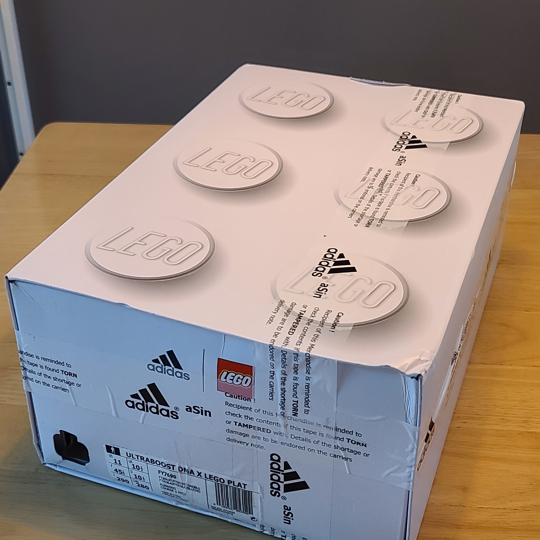 Adidas x Lego Ultraboost DNA White 착용 스타일 - 2
