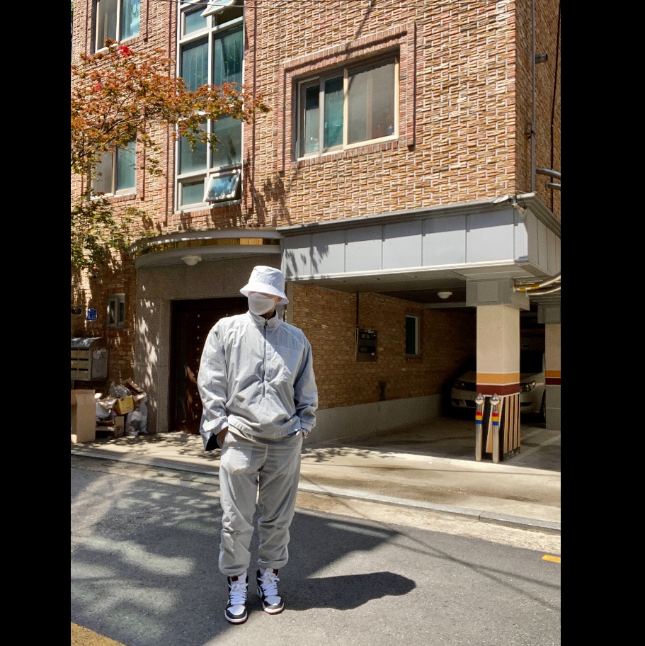 Nike x Kim Jones Reversible Wind Breaker Navy - US/EU, Nike x Kim Jones Printed Track Pants White - US/EU 착용 스타일
