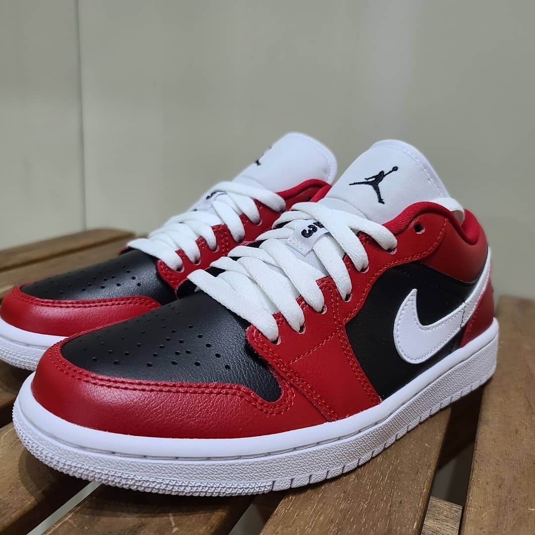 (W) Jordan 1 Low Chicago Flip 착용 스타일 - 1