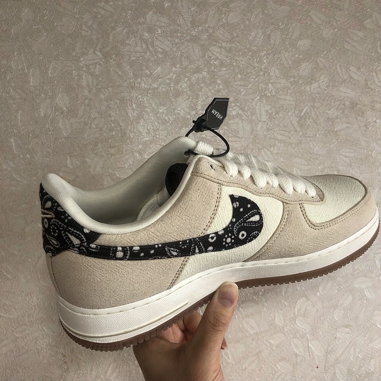 Nike Air Force 1 '07 LV8 Paisley Swoosh 착용 스타일 - 4