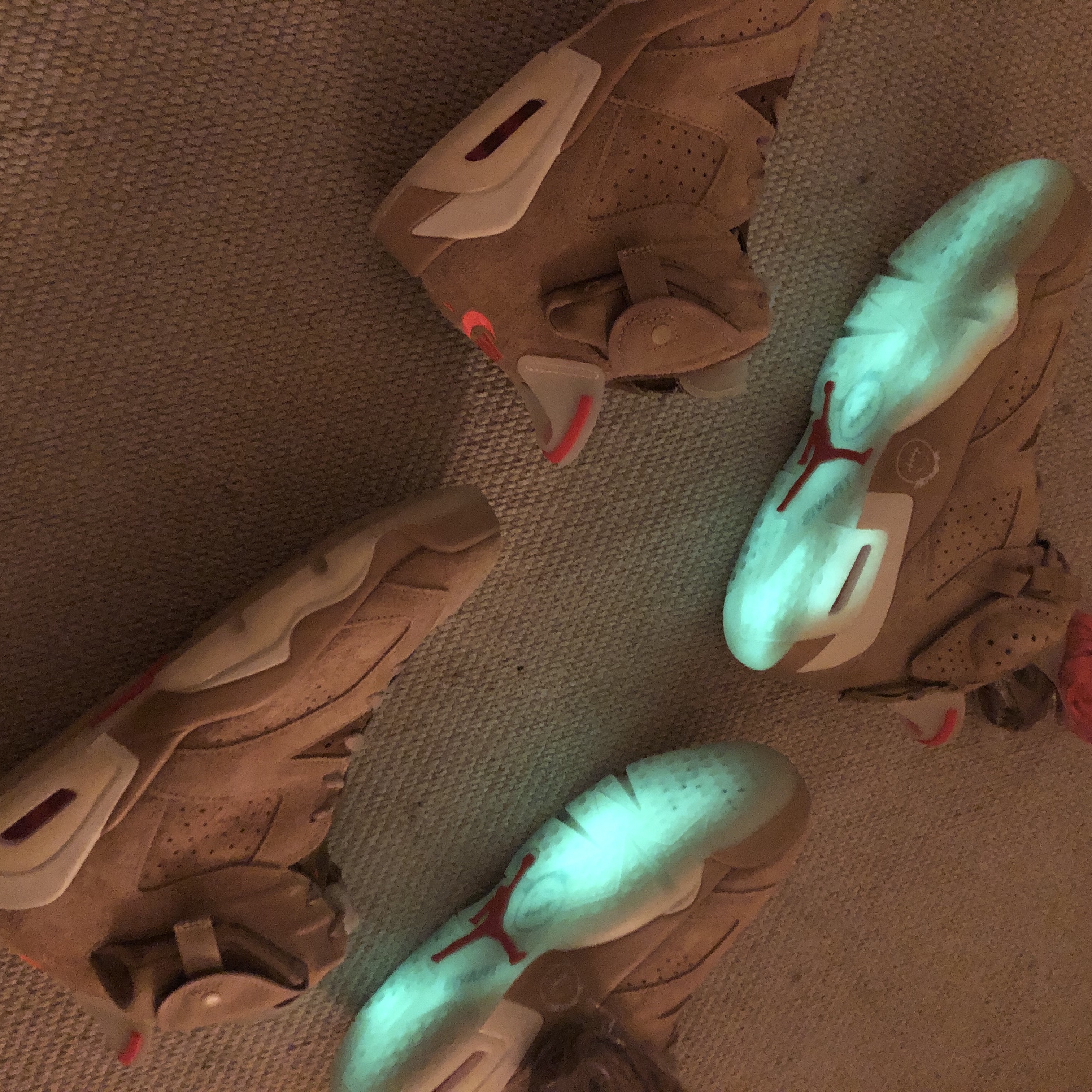 Jordan 6 x Travis Scott Retro SP British Khaki 착용 스타일 - 4