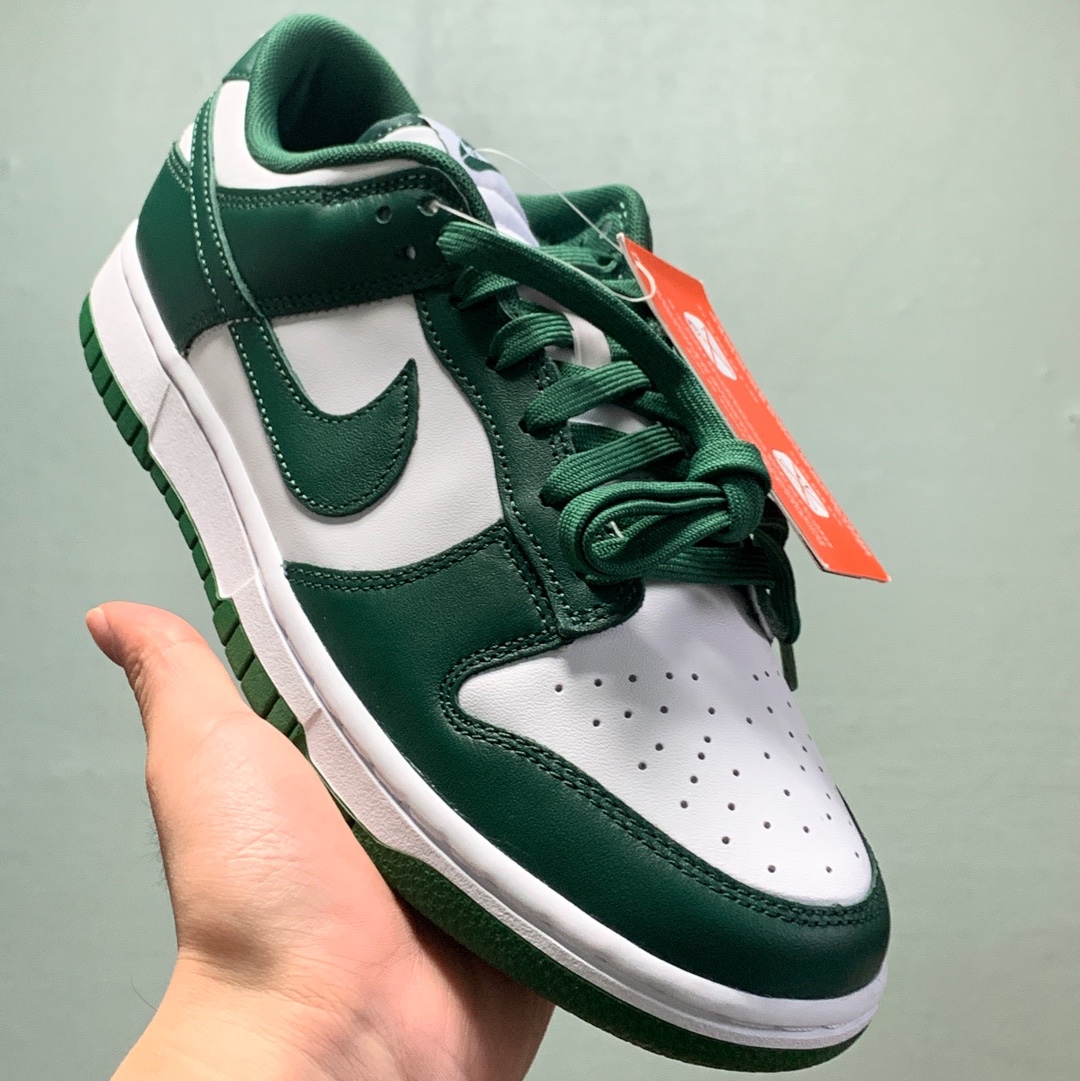Nike Dunk Low Retro Varsity Green 착용 스타일 - 2