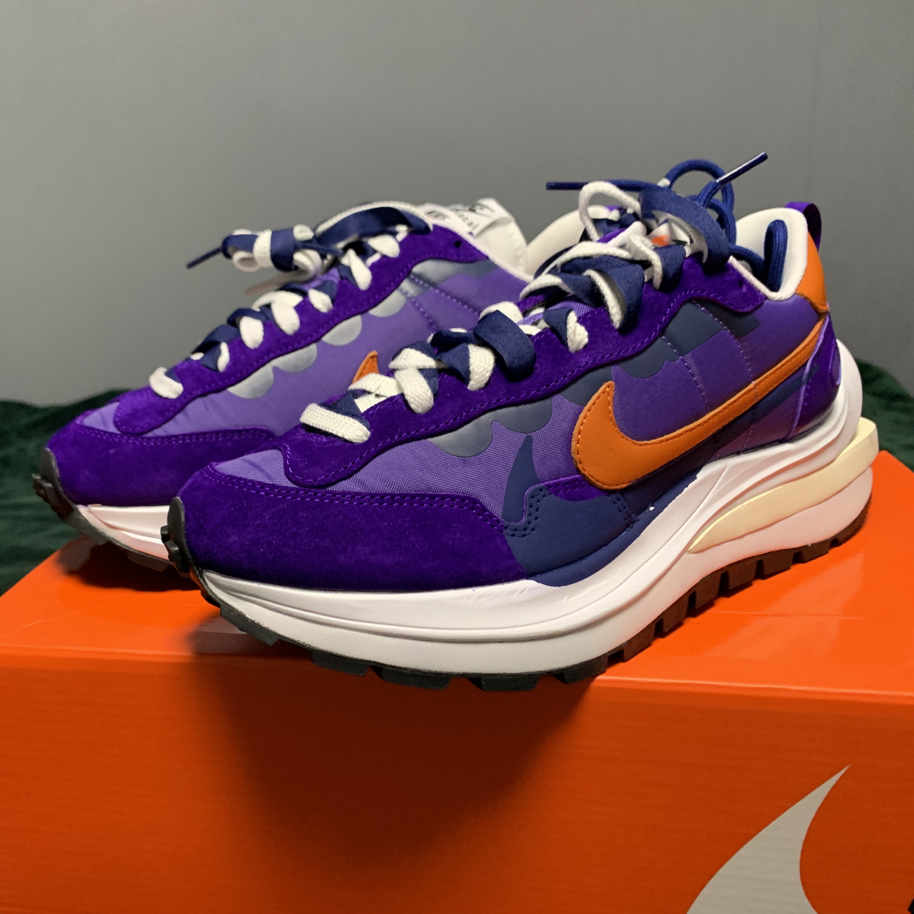 Nike x Sacai VaporWaffle Dark Iris 착용 스타일