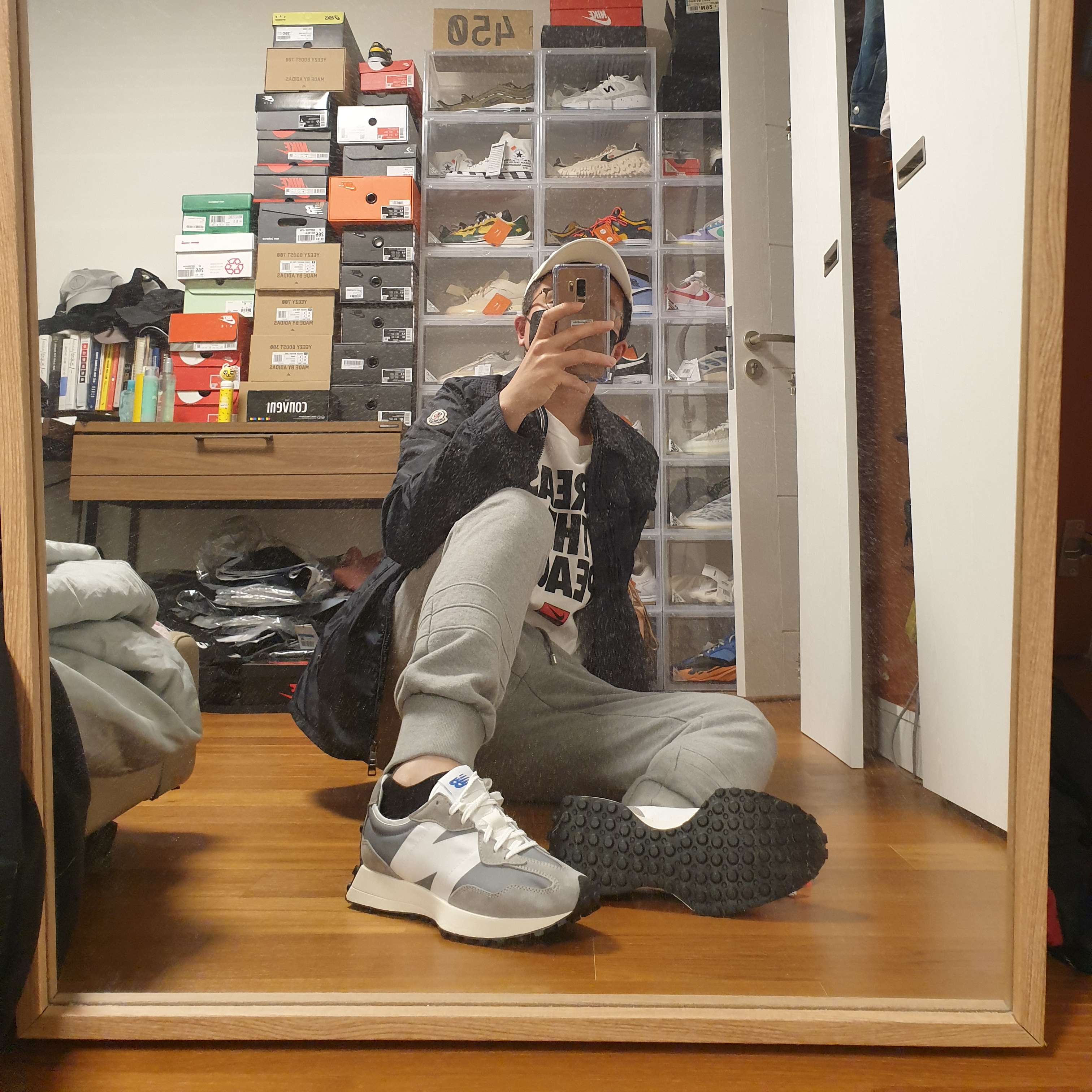 New Balance 327 Grey, Nike x Stussy Increase The Peace T-Shirt - Asia 착용 스타일 - 5