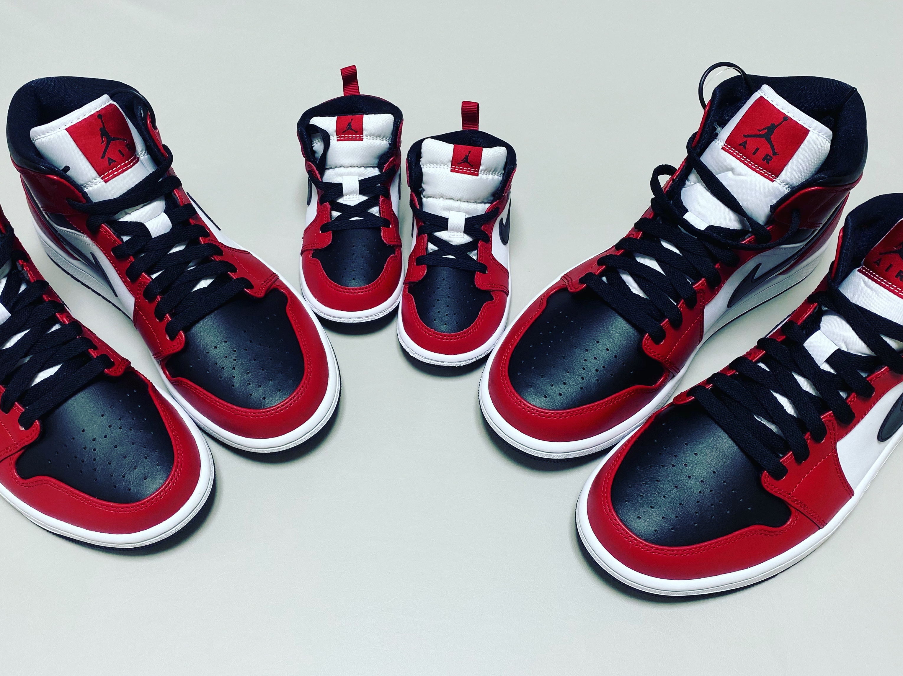 Jordan 1 Mid Chicago Black Toe, (TD) Jordan 1 Mid Chicago Black Toe 착용 스타일