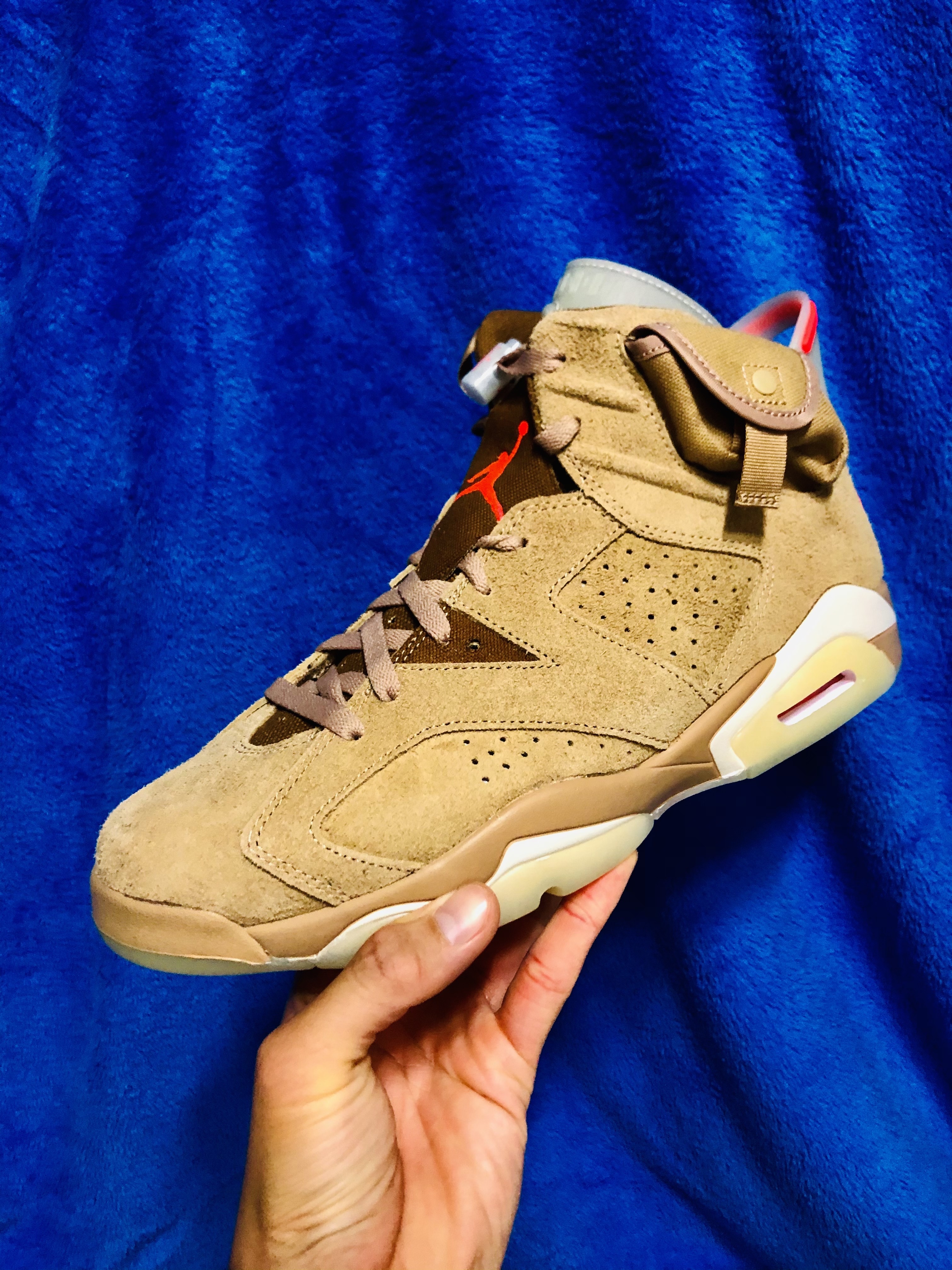 Jordan 6 x Travis Scott Retro SP British Khaki 착용 스타일 - 1