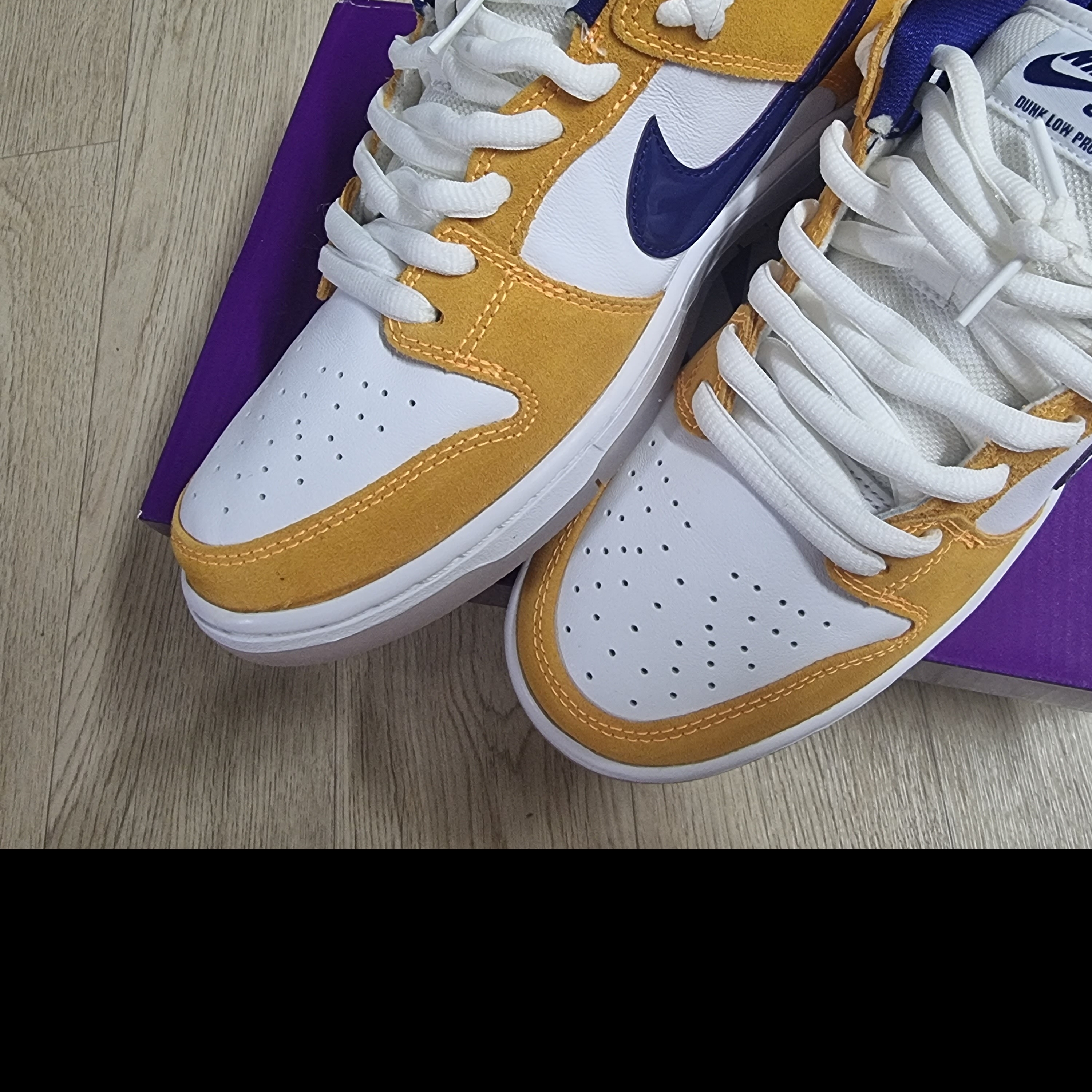 Nike SB Dunk Low Laser Orange 착용 스타일 - 5