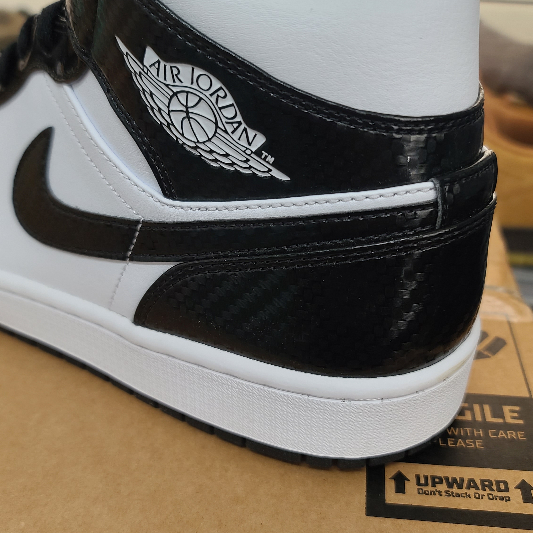 Jordan 1 Mid SE ASW Black 착용 스타일 - 2