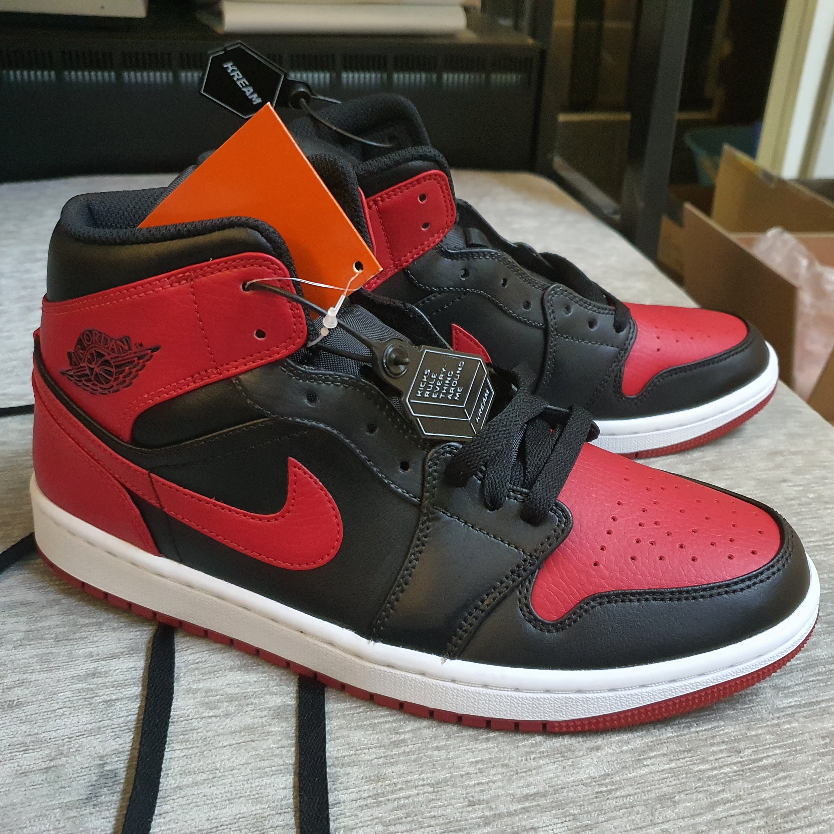 Jordan 1 Mid Bred Banned 2020 착용 스타일