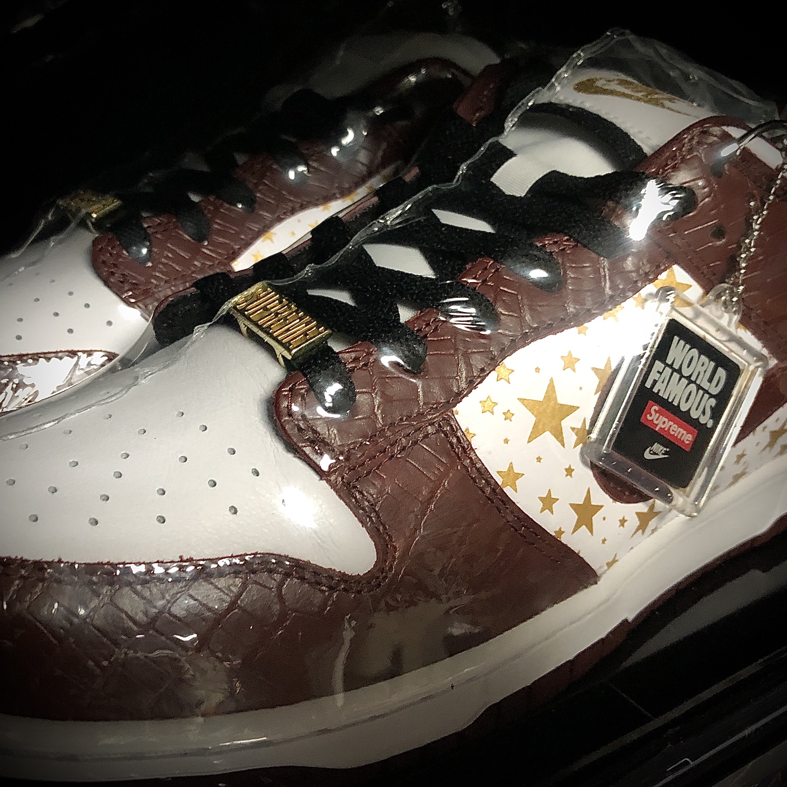 Jordan 1 x Trophy Room Retro High OG SP Chicago, Nike x Travis Scott SB Dunk Low 착용 스타일 - 4
