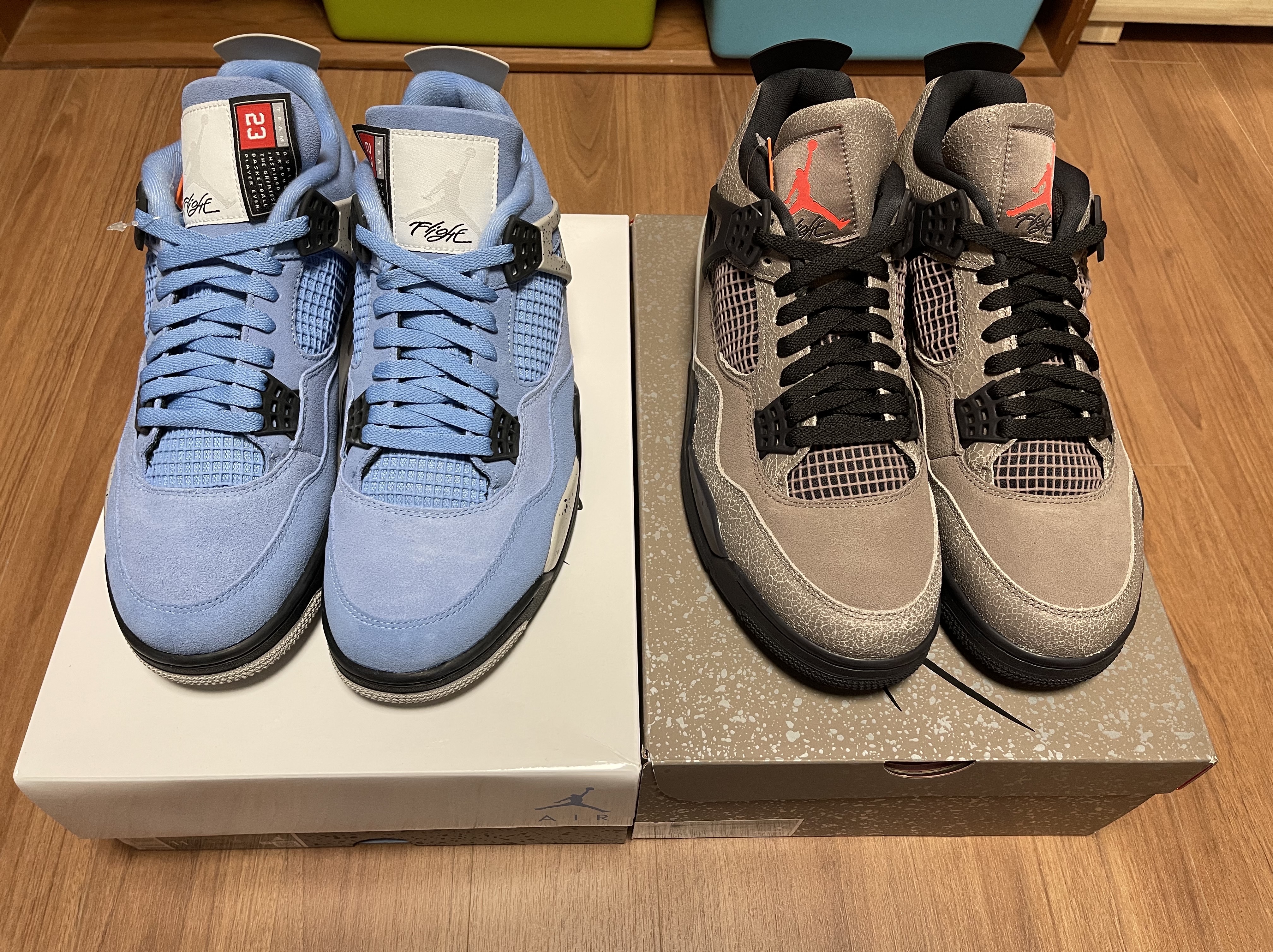 Jordan 4 Retro University Blue, Jordan 4 Retro Taupe Haze 착용 스타일 - 2