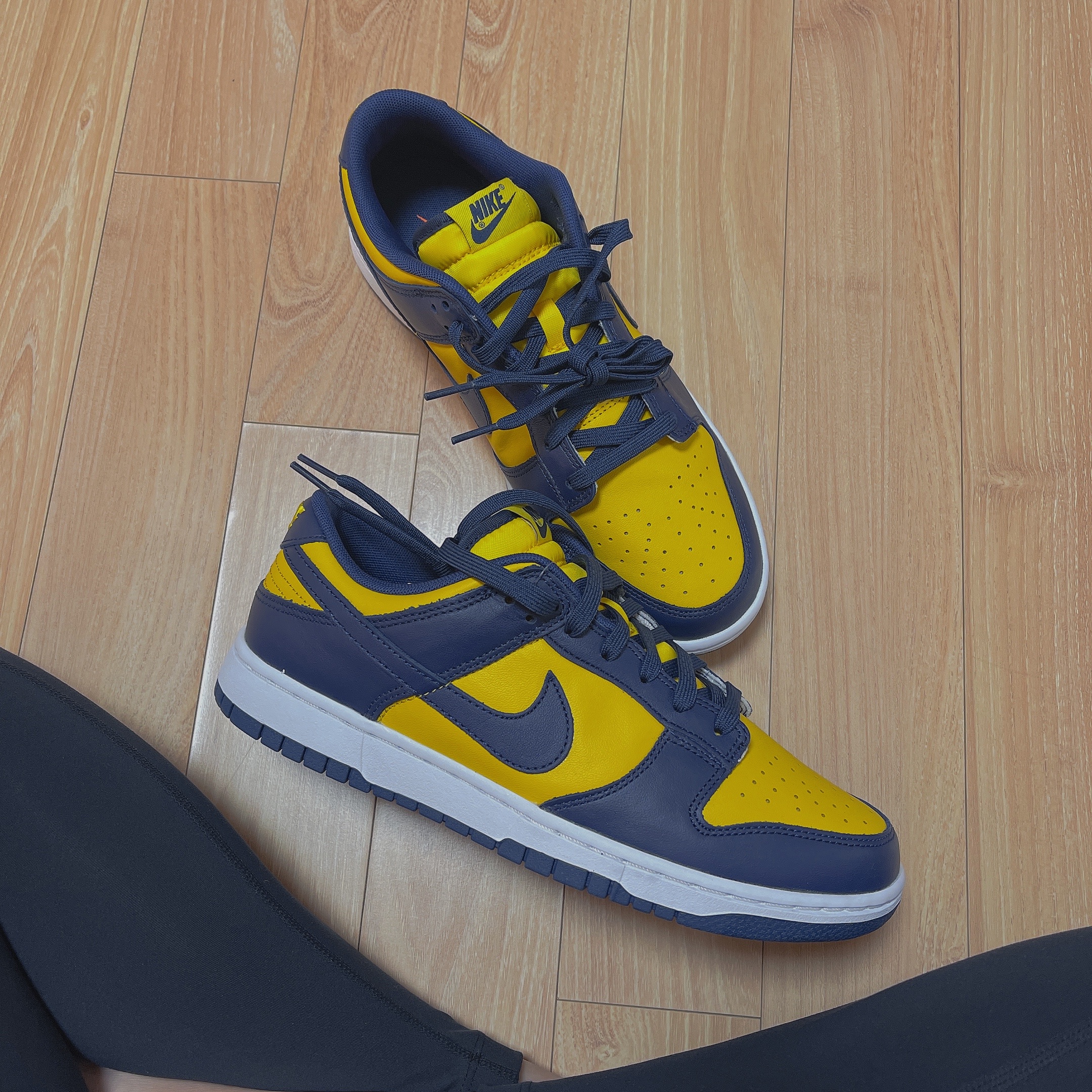 Nike Dunk Low Retro Varsity Maize 착용 스타일