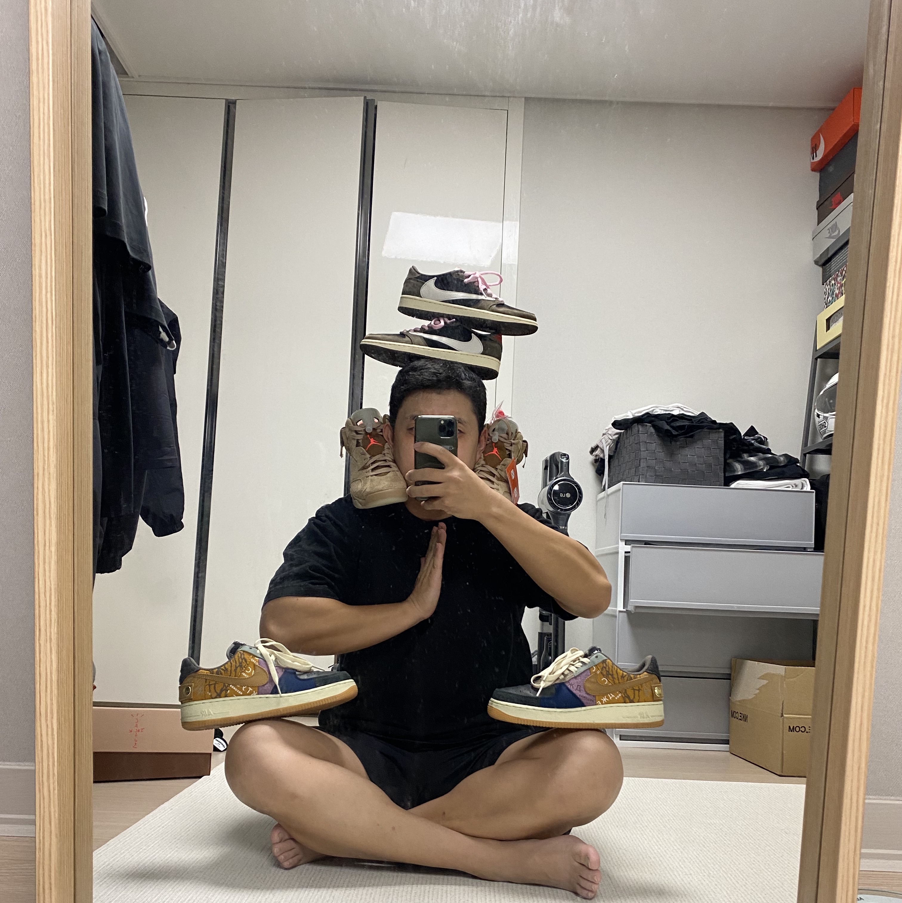 Nike x Travis Scott Air Force 1 Low Cactus Jack, Jordan 6 x Travis Scott Retro SP British Khaki 착용 스타일 - 1