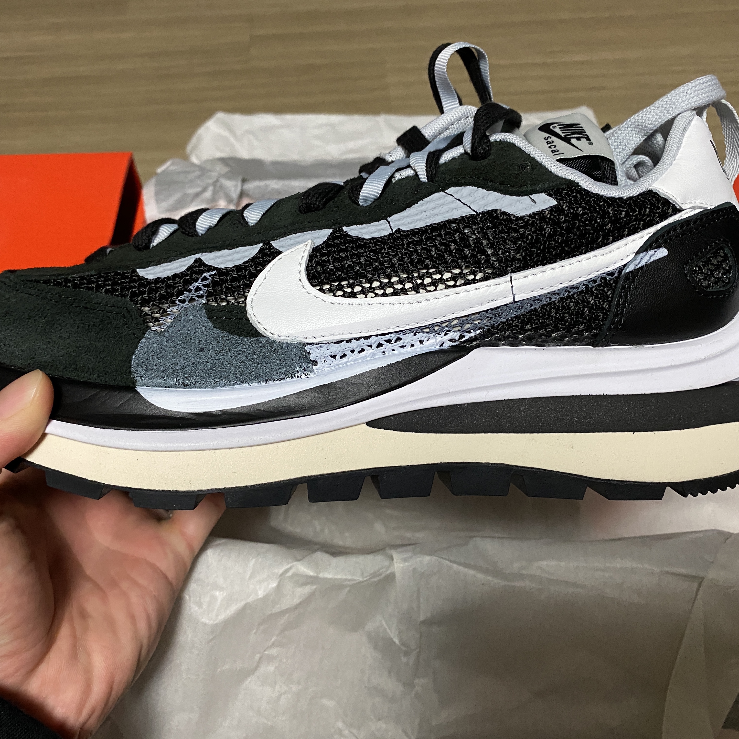 Nike x Sacai VaporWaffle Black White 착용 스타일 - 2